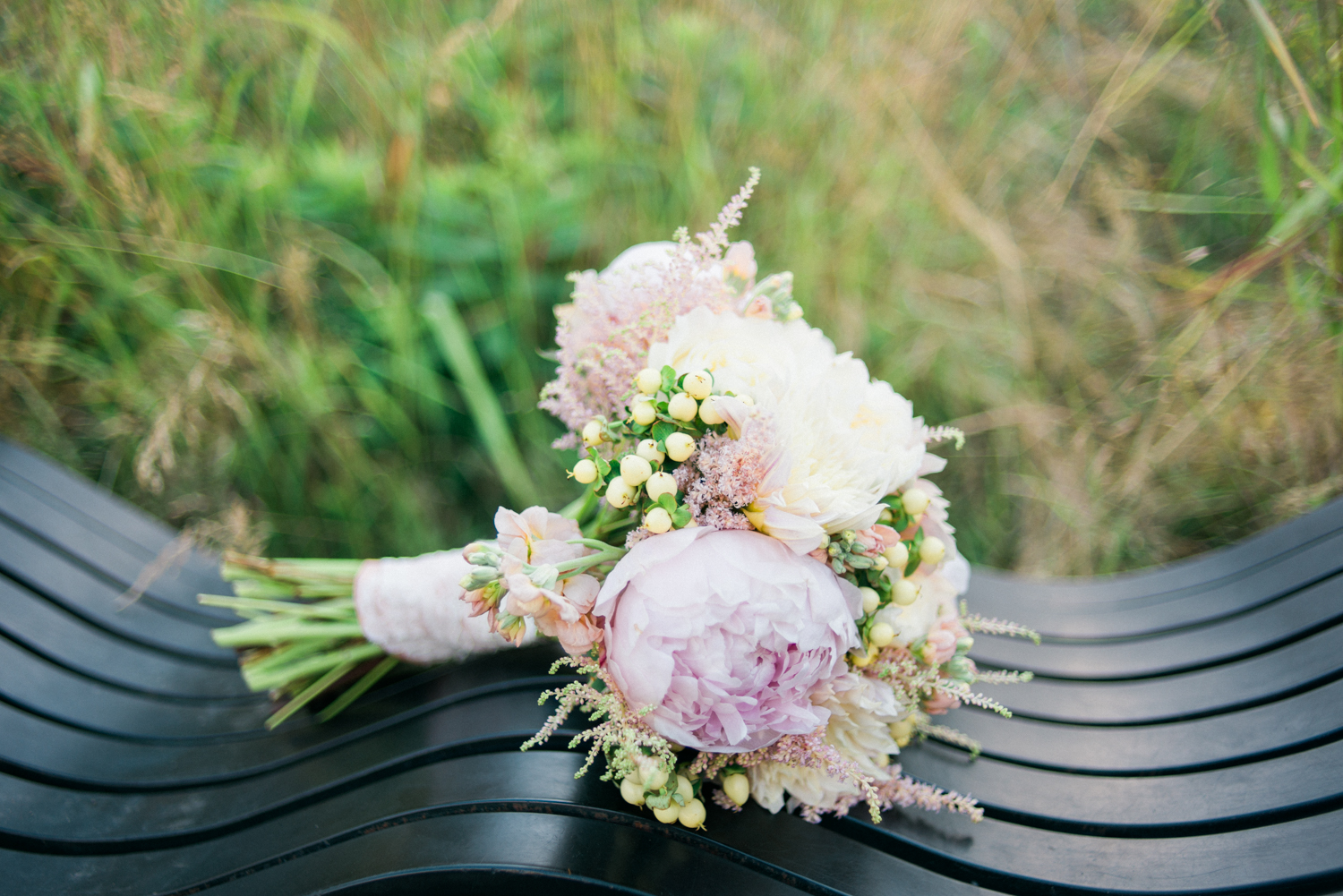 tanner-springs-park-wedding-portland-oregon-bridal-bouquet-florals-shelley-marie-photo-1253.jpg