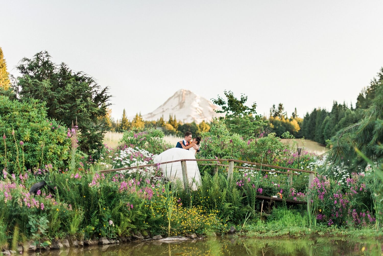 mount-hood-bnb-wedding-portland-oregon-sokhorn-jay-1246_cr.jpg