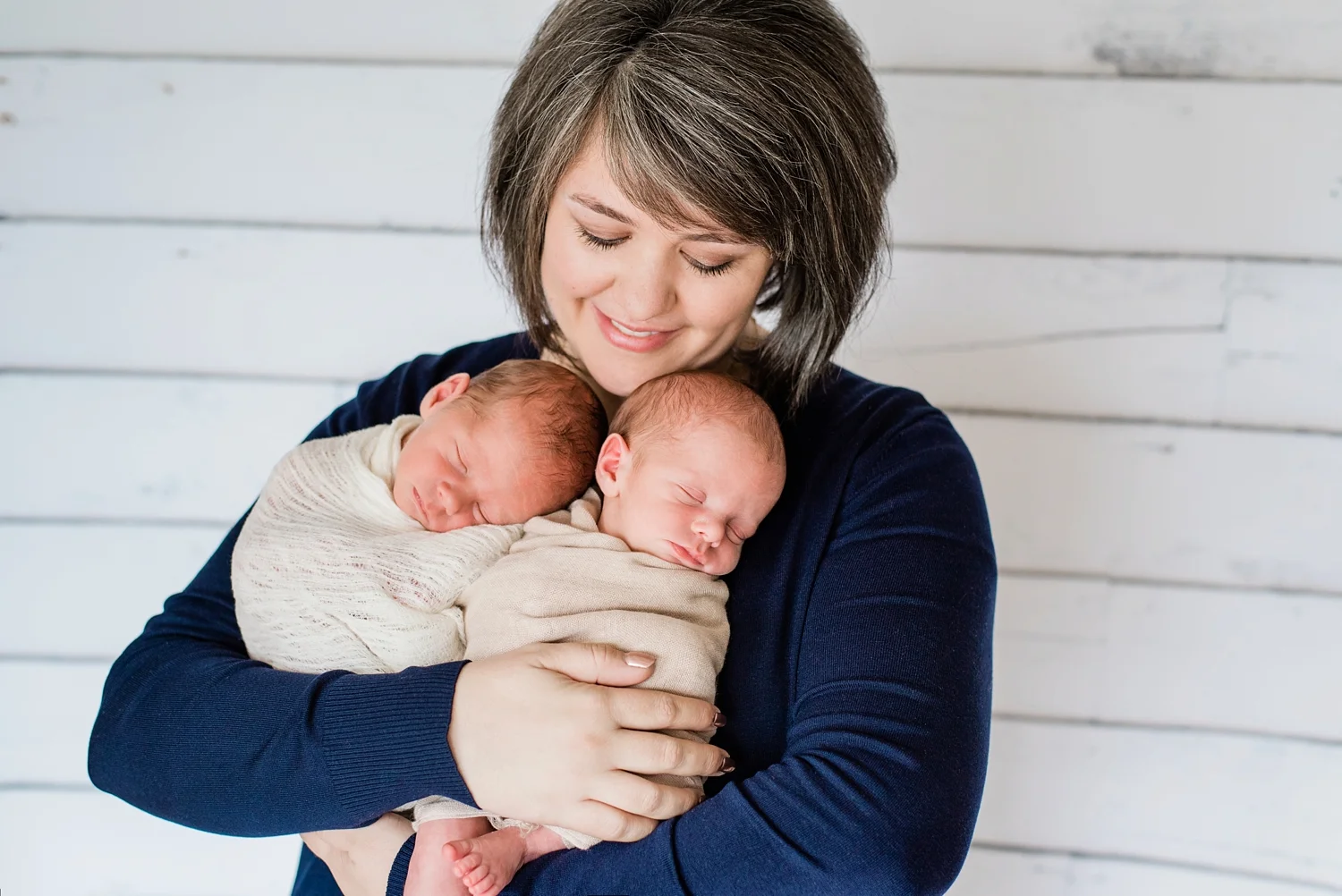 portland-twin-boys-newborn-session-shelley-marie-photo-076_cr.jpg