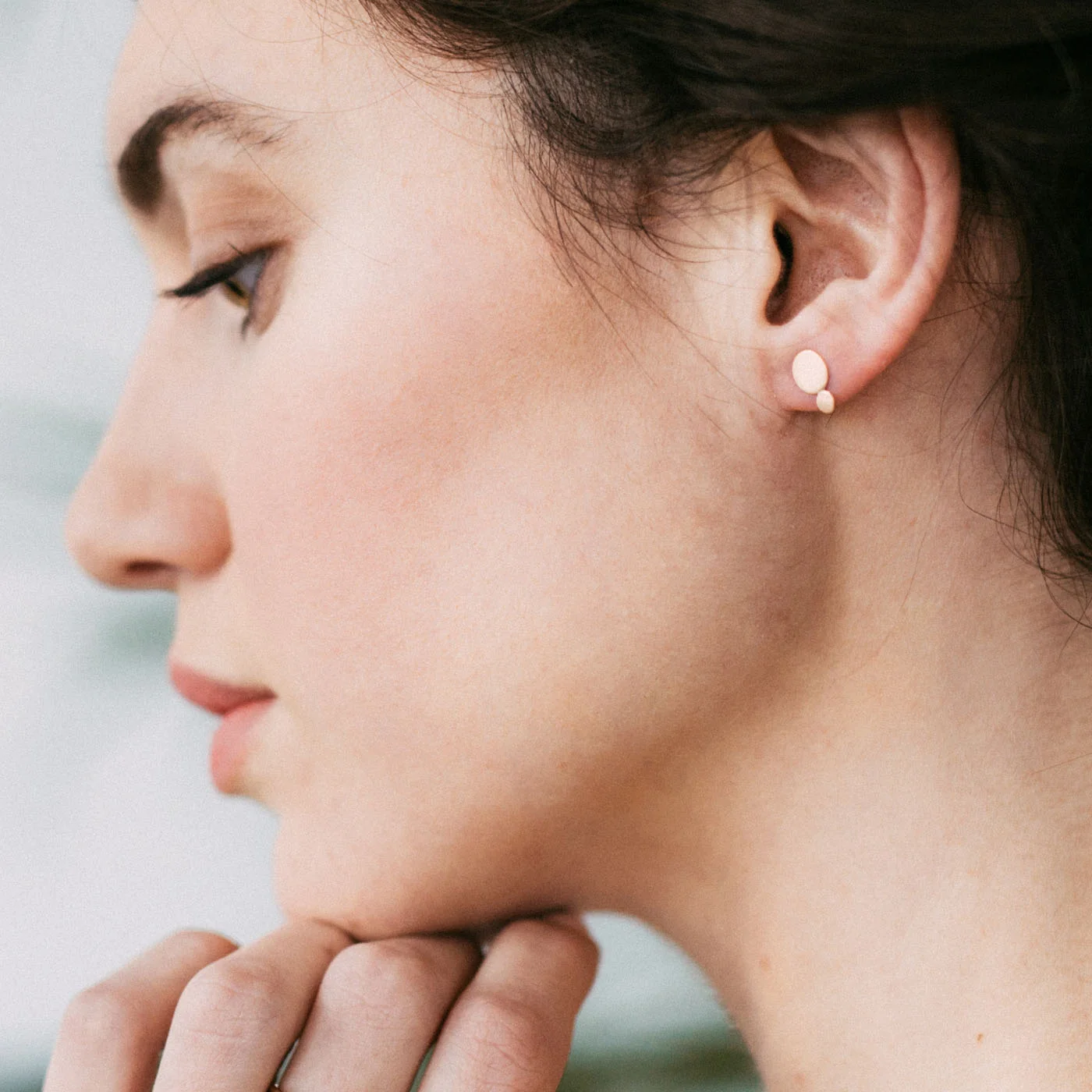 Modern and ultra-minimal dots of metal are doubled-up to make sweet little posts.