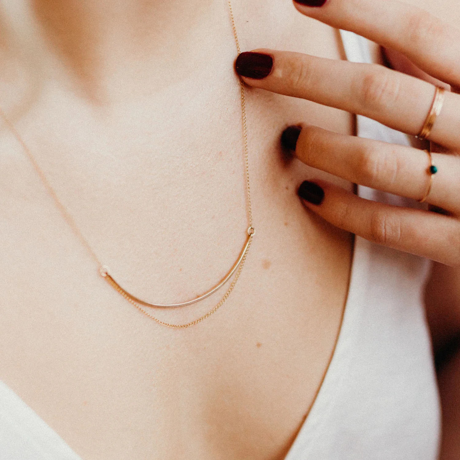 Delicate Chain Verge Necklace — Favor Jewelry