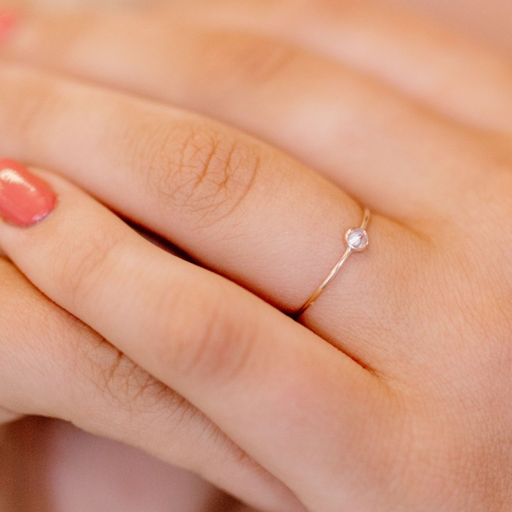 Eenzaamheid Overwinnen vlam Clear Gemstone Tiny Spike Stacking Ring — Favor Jewelry