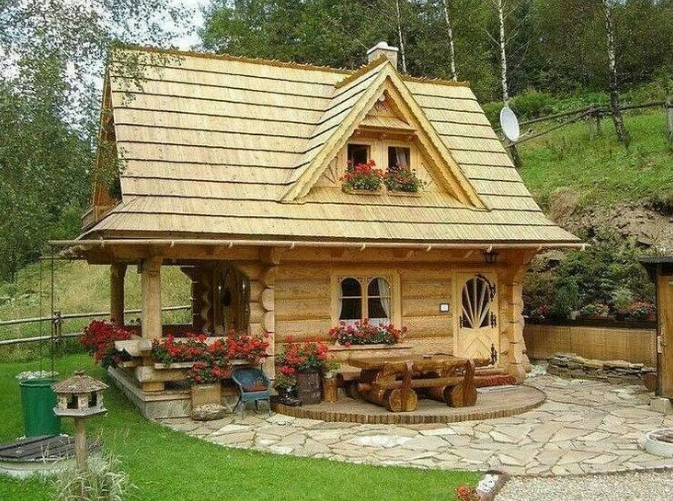 This is not the home we would have, but maybe I could turn this into my writing cabin? Hmmm.... 