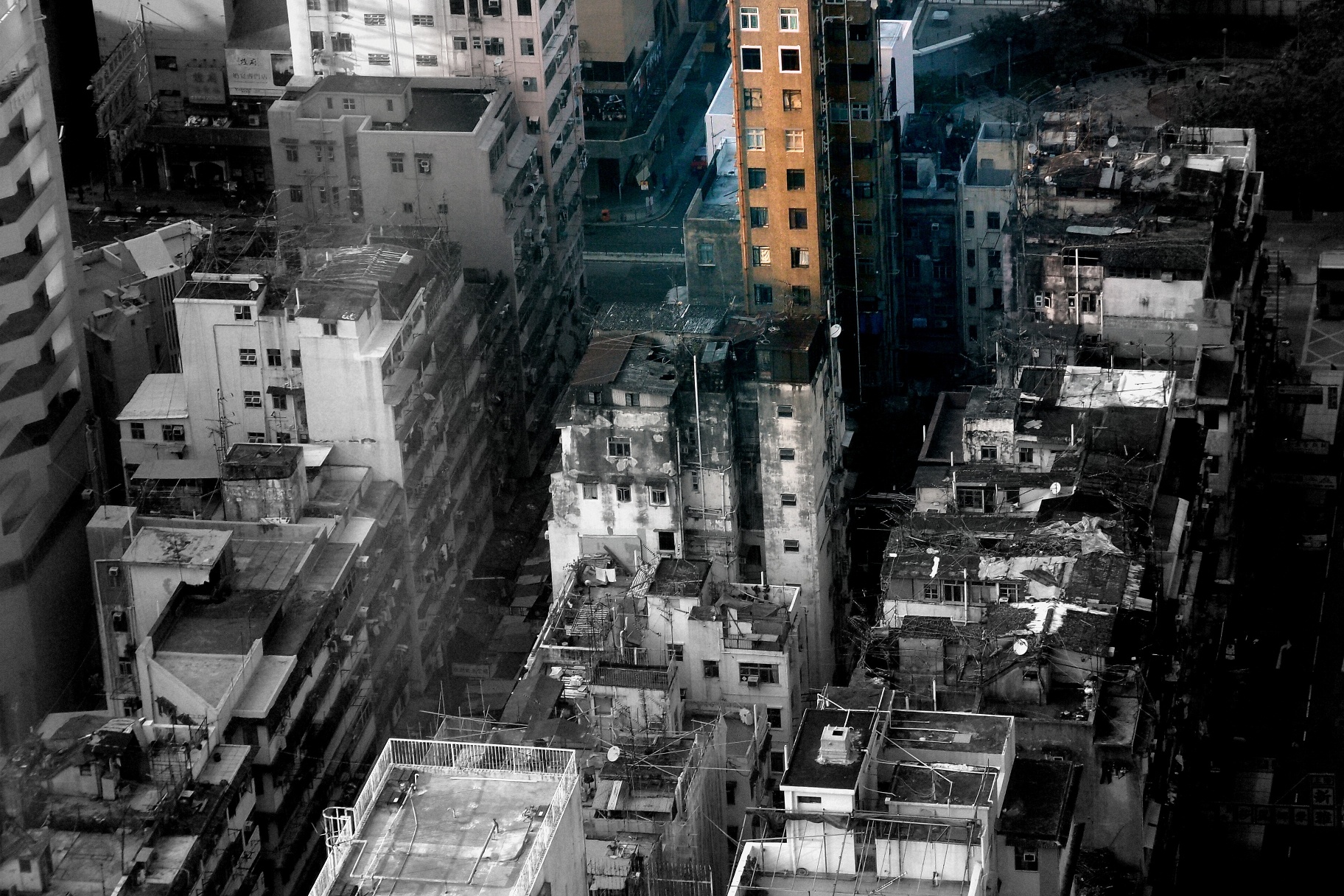 another grungy building in Kowloon