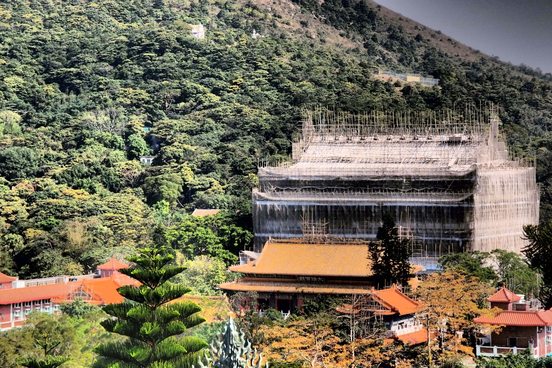 The new and mighty Po Lin Monastery, still under construtction