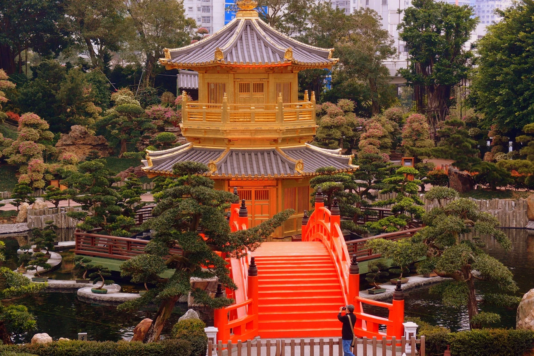 The infamous red bridge (and yes, it is bright orange)