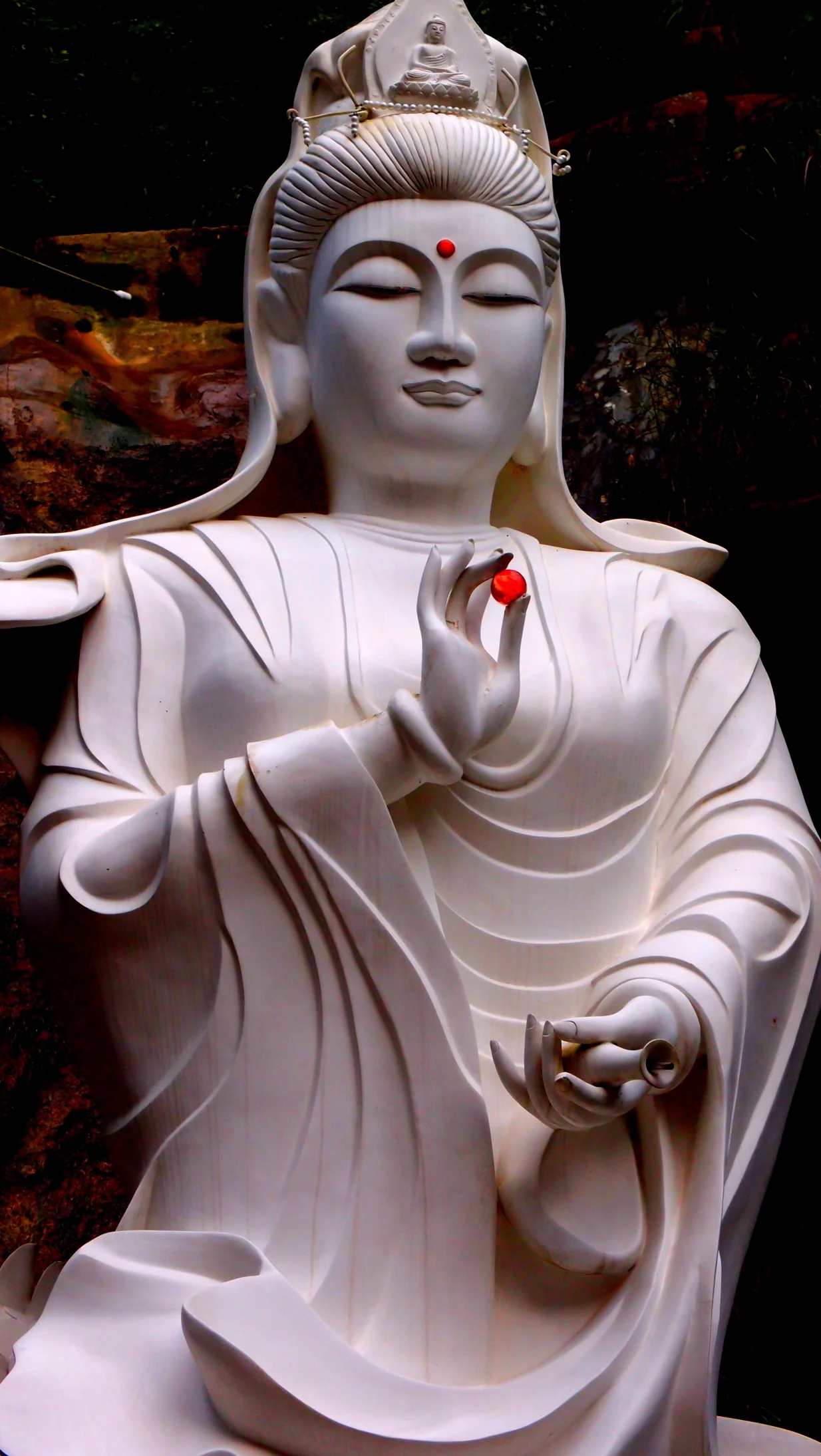 ...and last but not least, the amazing statue at the Ten Thousand Buddha Monastery in Shatin