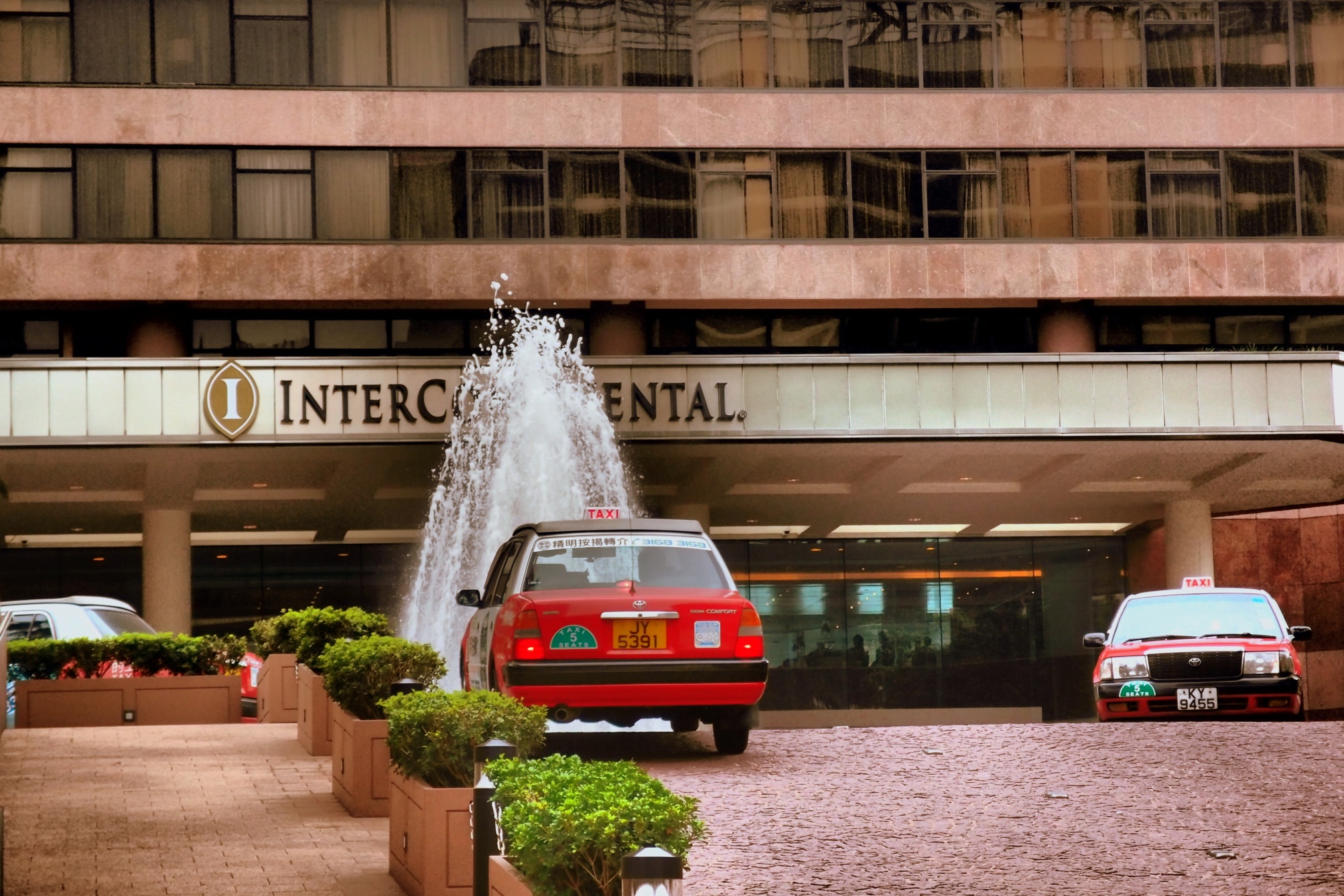 The drive heading towards the Intercontinental Hotel