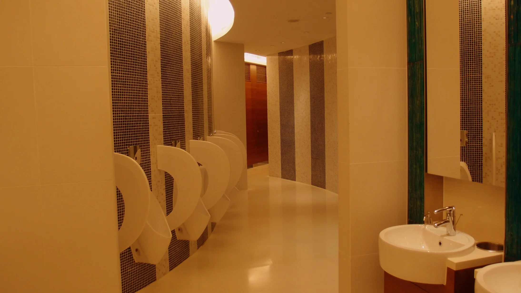 The Restrooms at the Hotel Auberge