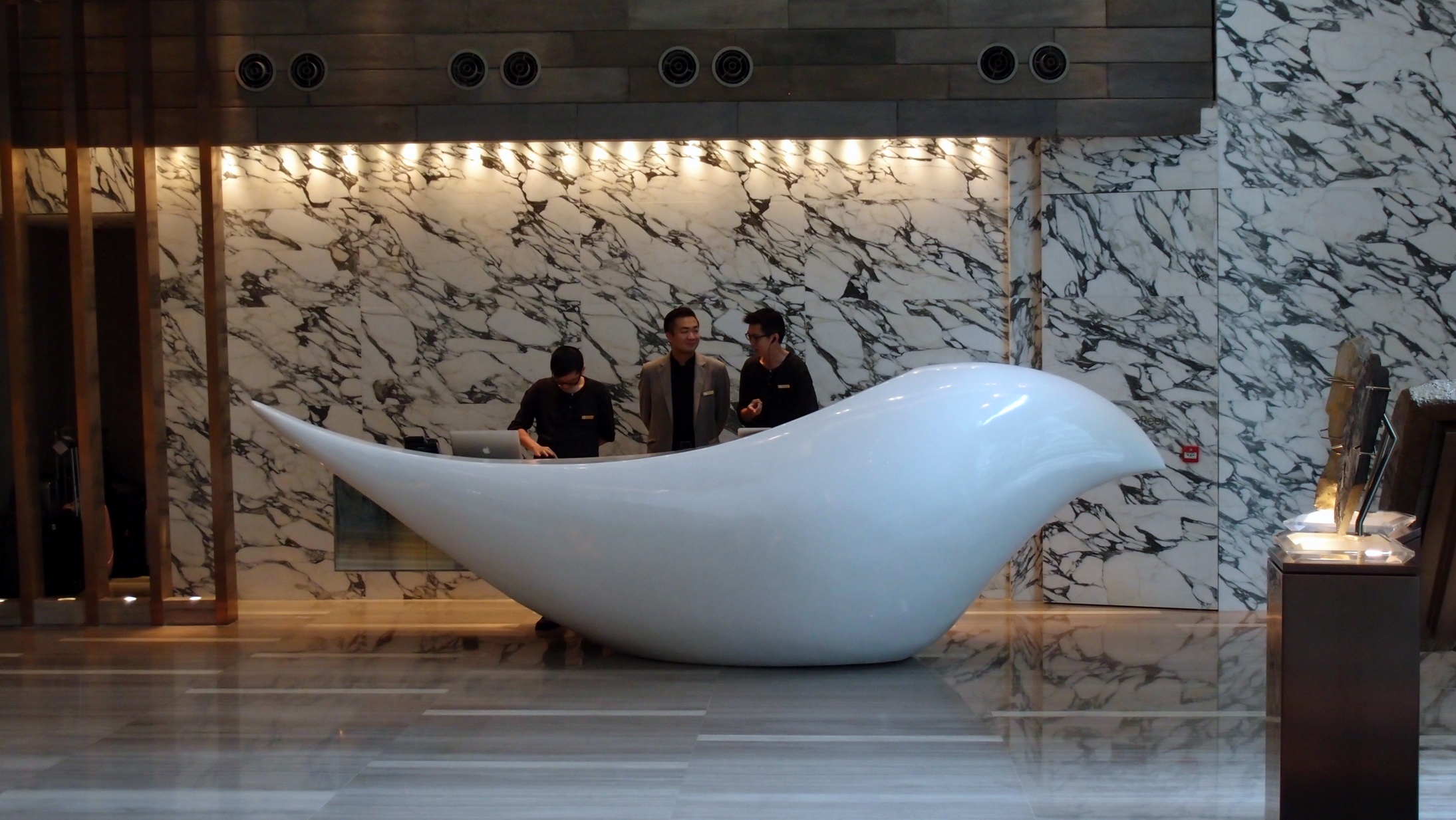 L'Hotel Elan is located in Kwun Tong - this is the truly awful lobby
