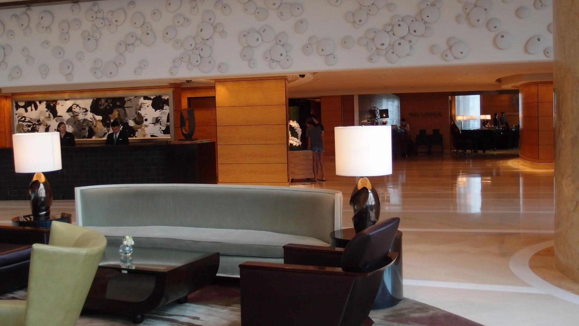 The Lounge (in the background), a fairly typical Hotel coffee shop