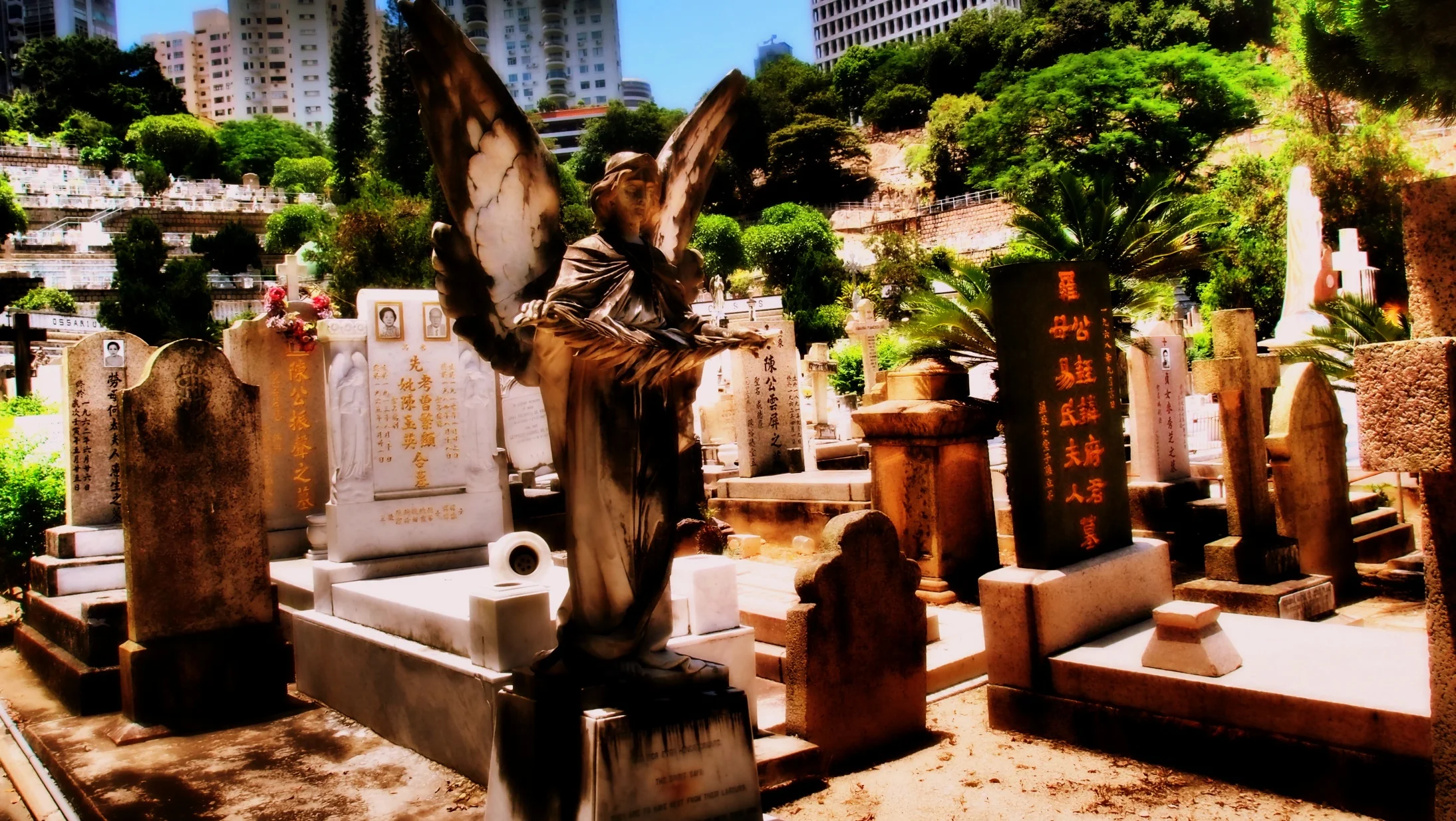 More creepy graveyard stuff