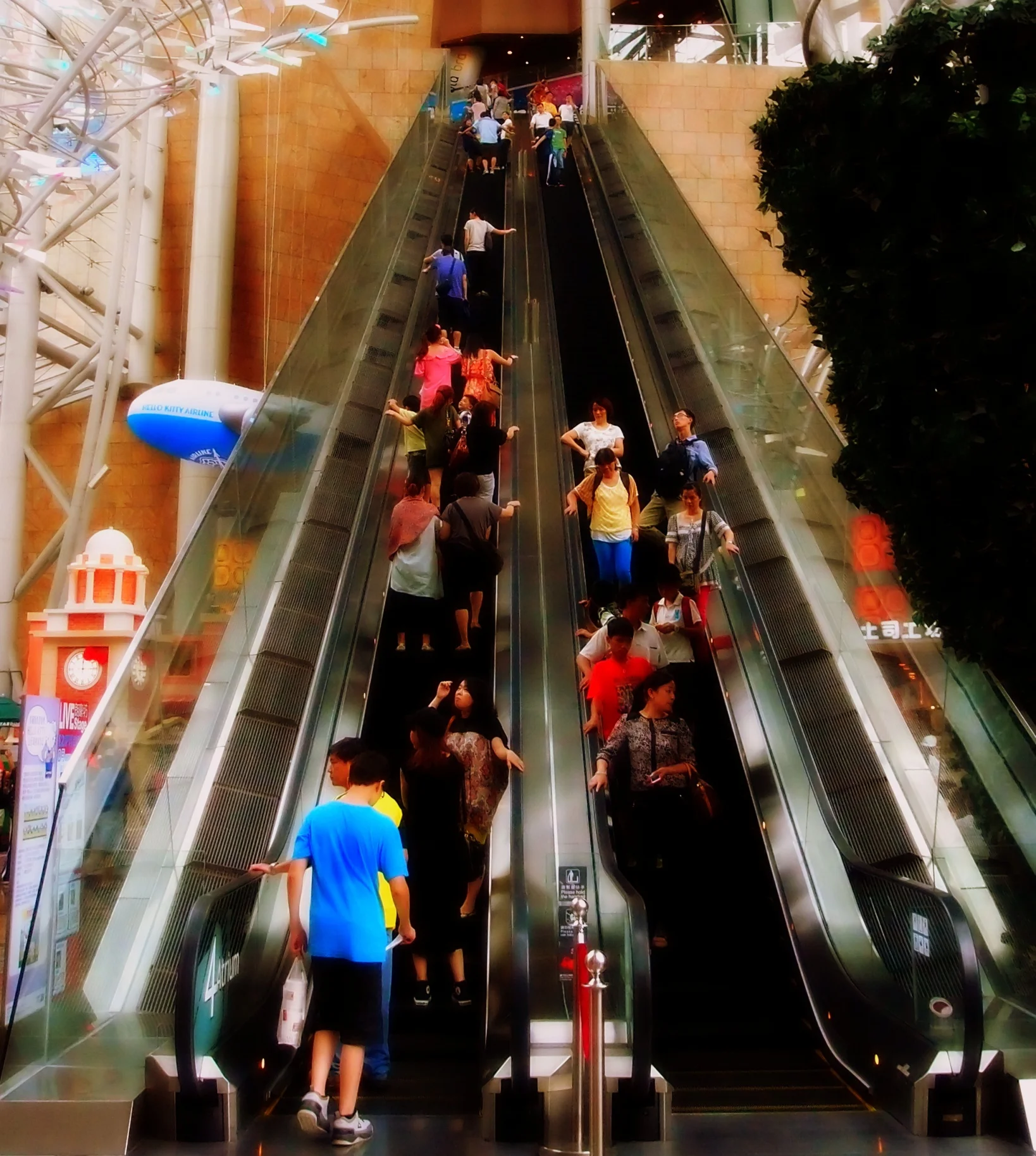 A very, very long escalator