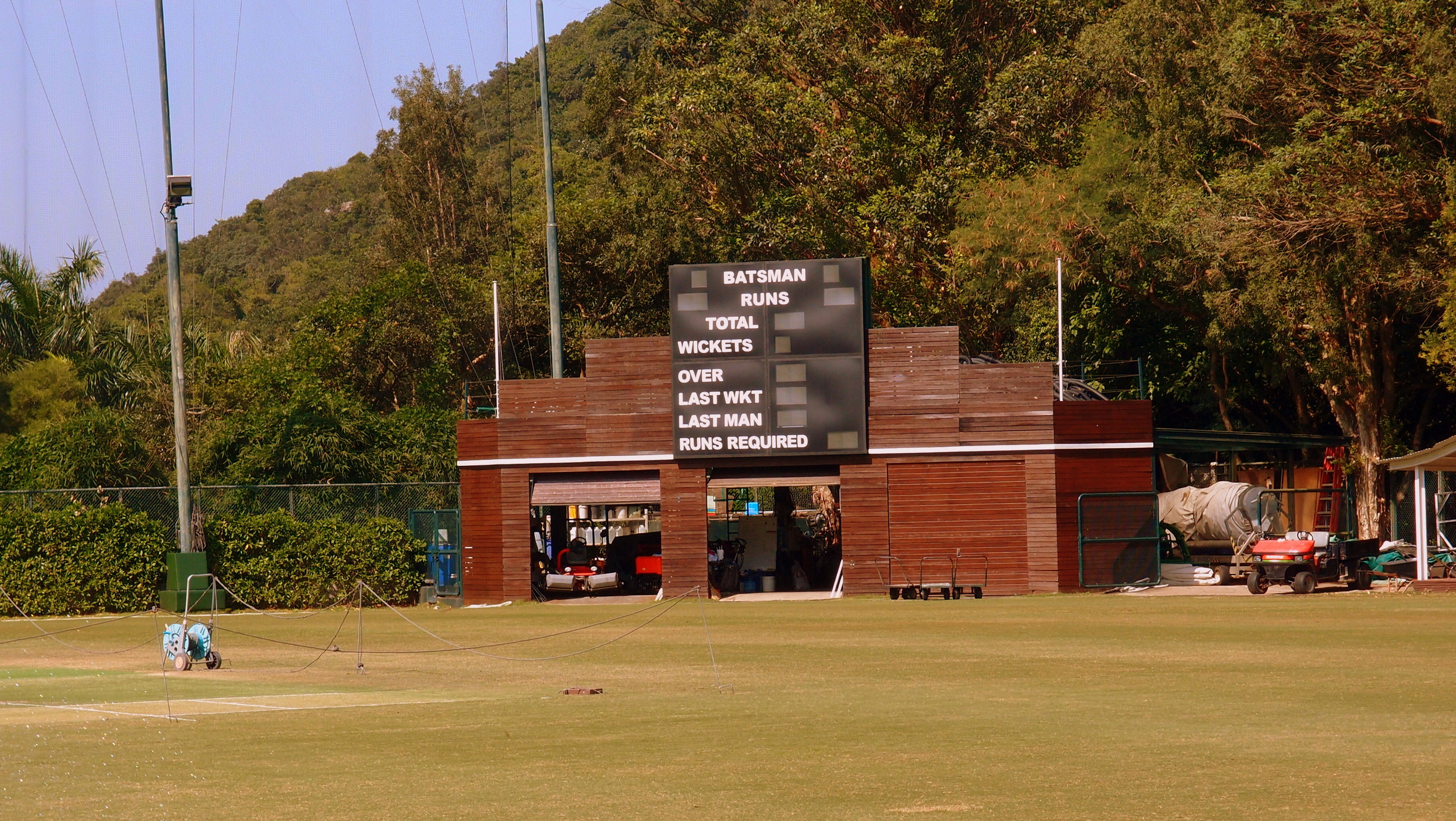Hong Kong Heritage Tour The colonial Hong Kong Cricket Club — J3