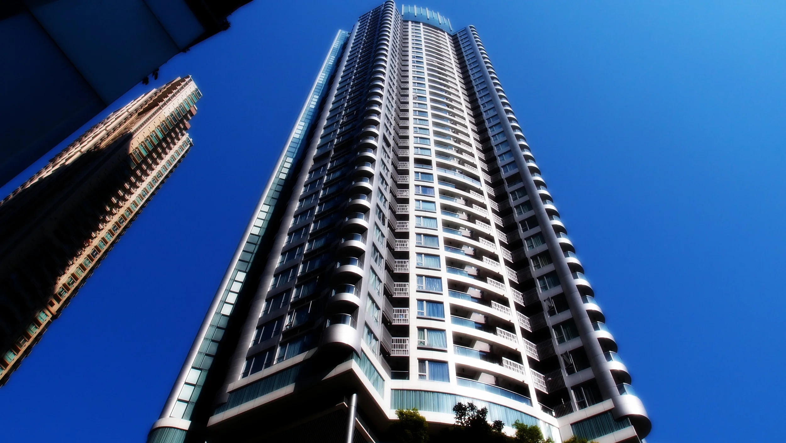 One Wanchai - 295sqft about US$1.1 million to buy.. beyond crazy