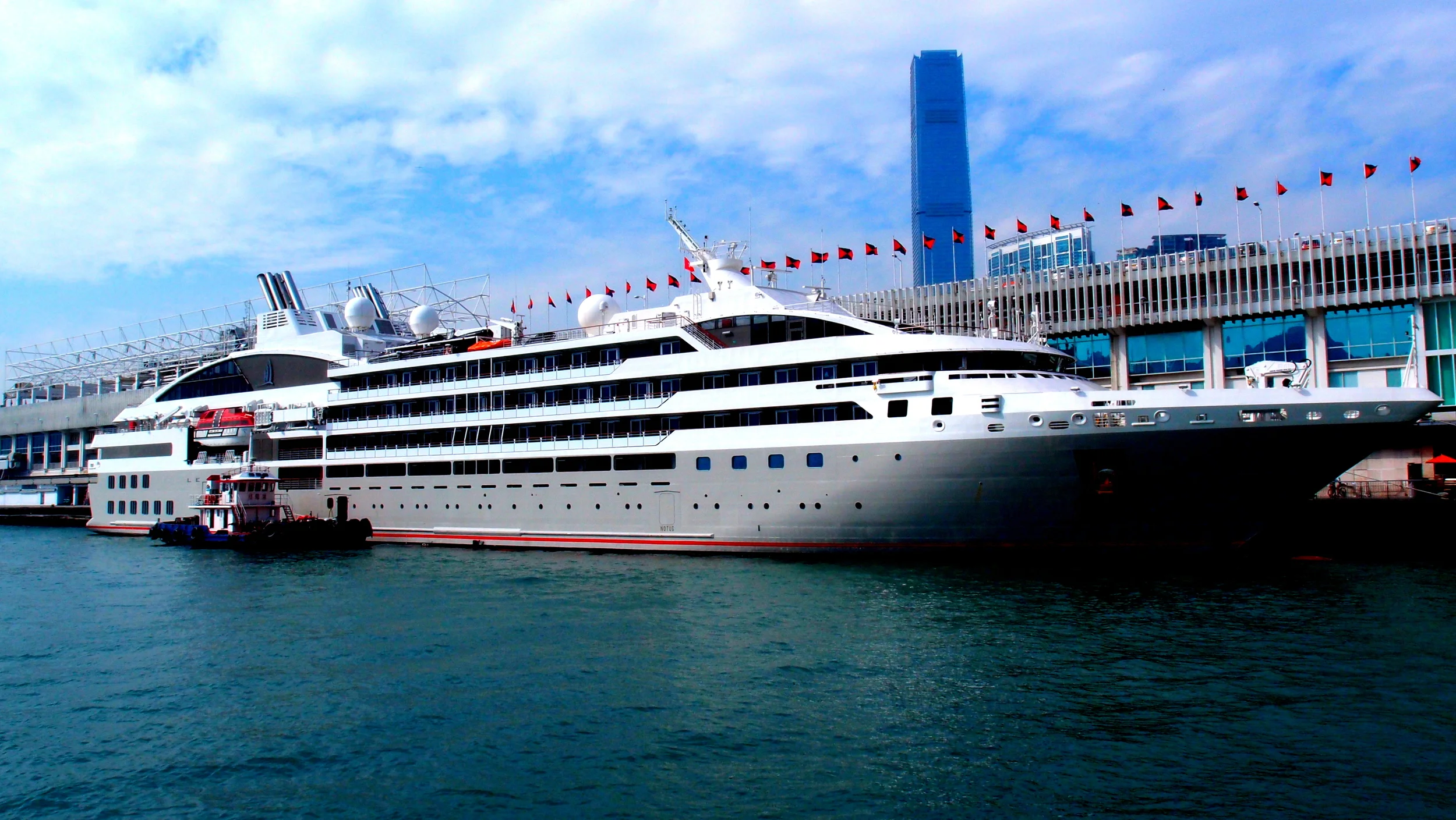 A nice cruise ship at the Ocean Terminal.. seems like a very cool thing to do.