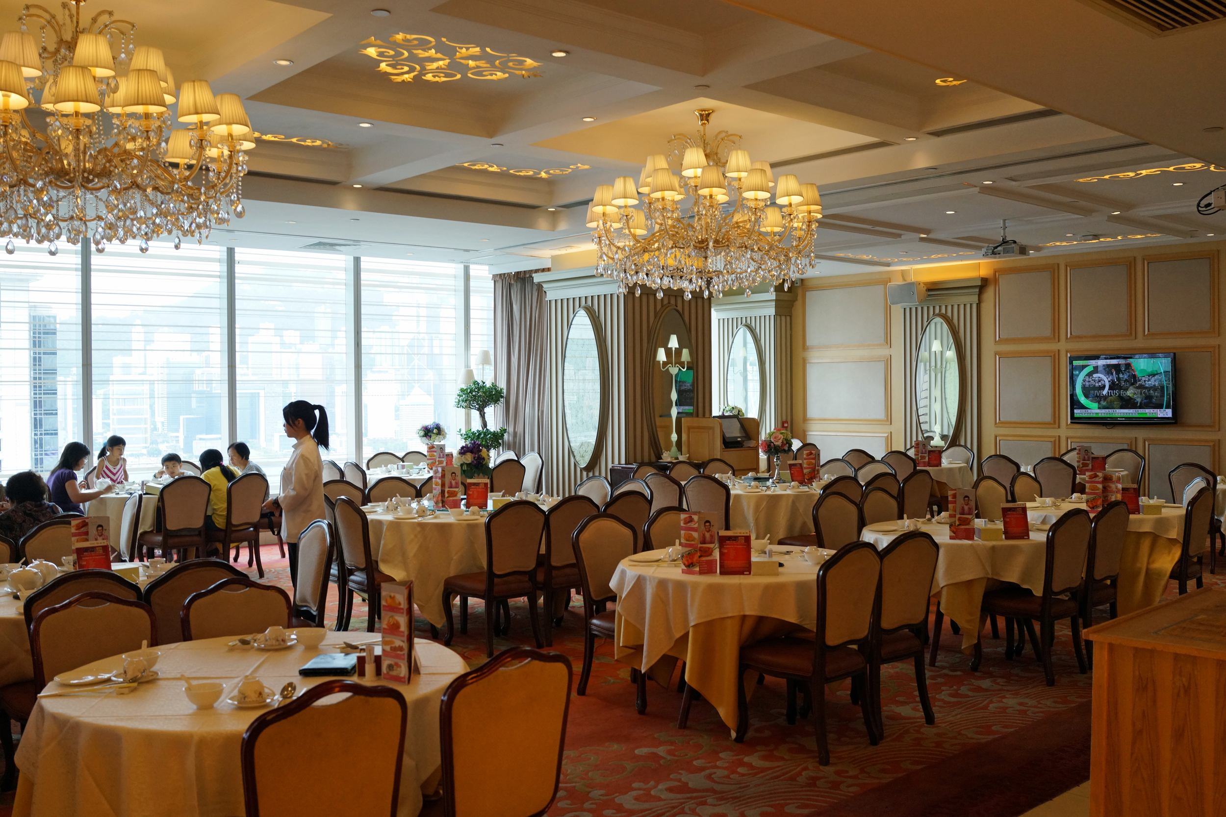 The Star of Canton Dim Sum Restaurant is a great Dim Sum place and handily located on the 24th Floor of I Square a shopping mall that sits on top of TST MTR Station in Kowloon... it is rather splendid and has some nice views as well.
