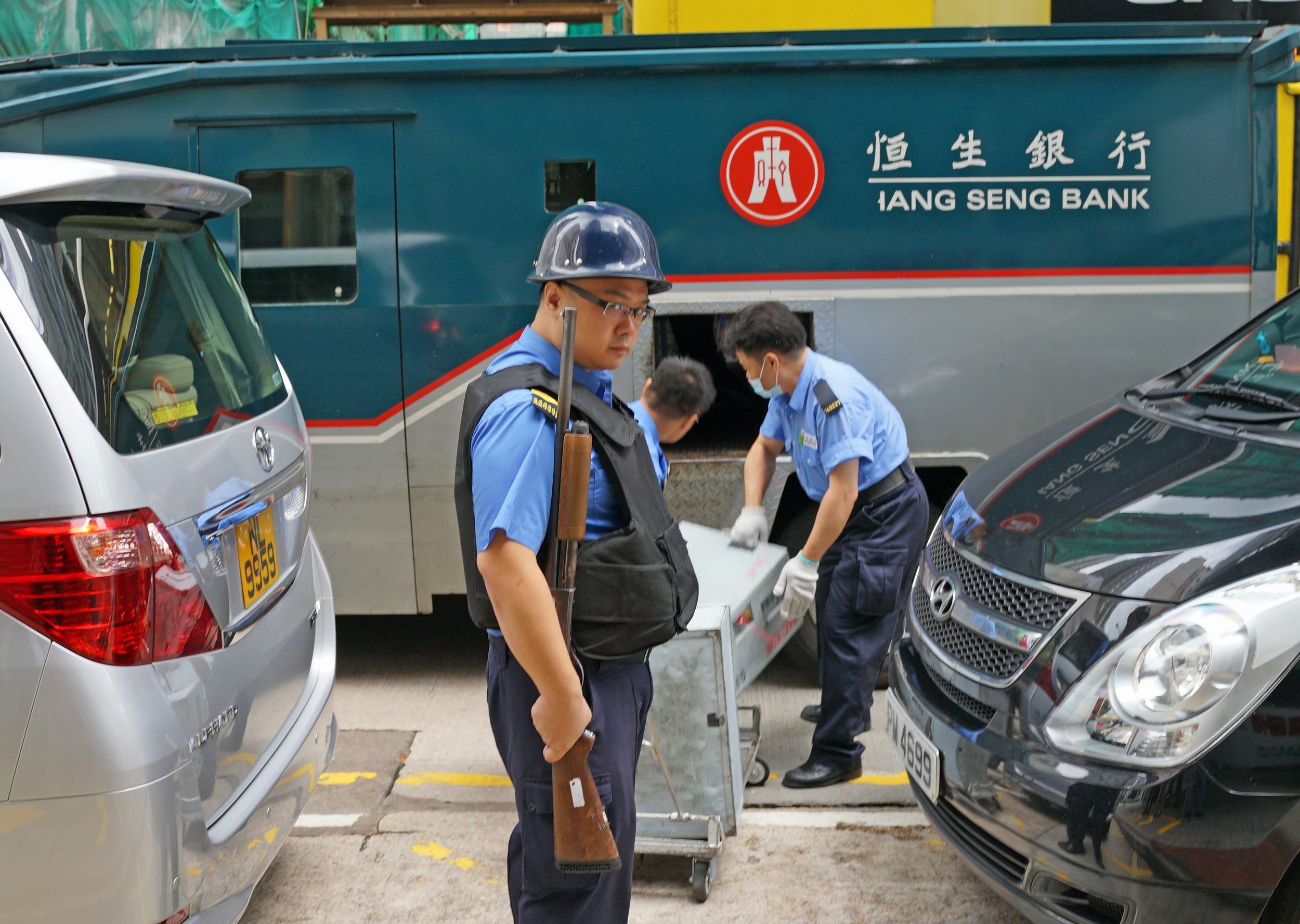 I was not aware that the Security Guard was giving me the death stare - brilliant, there are very, very few people licensed to carry firearms other than the Police.