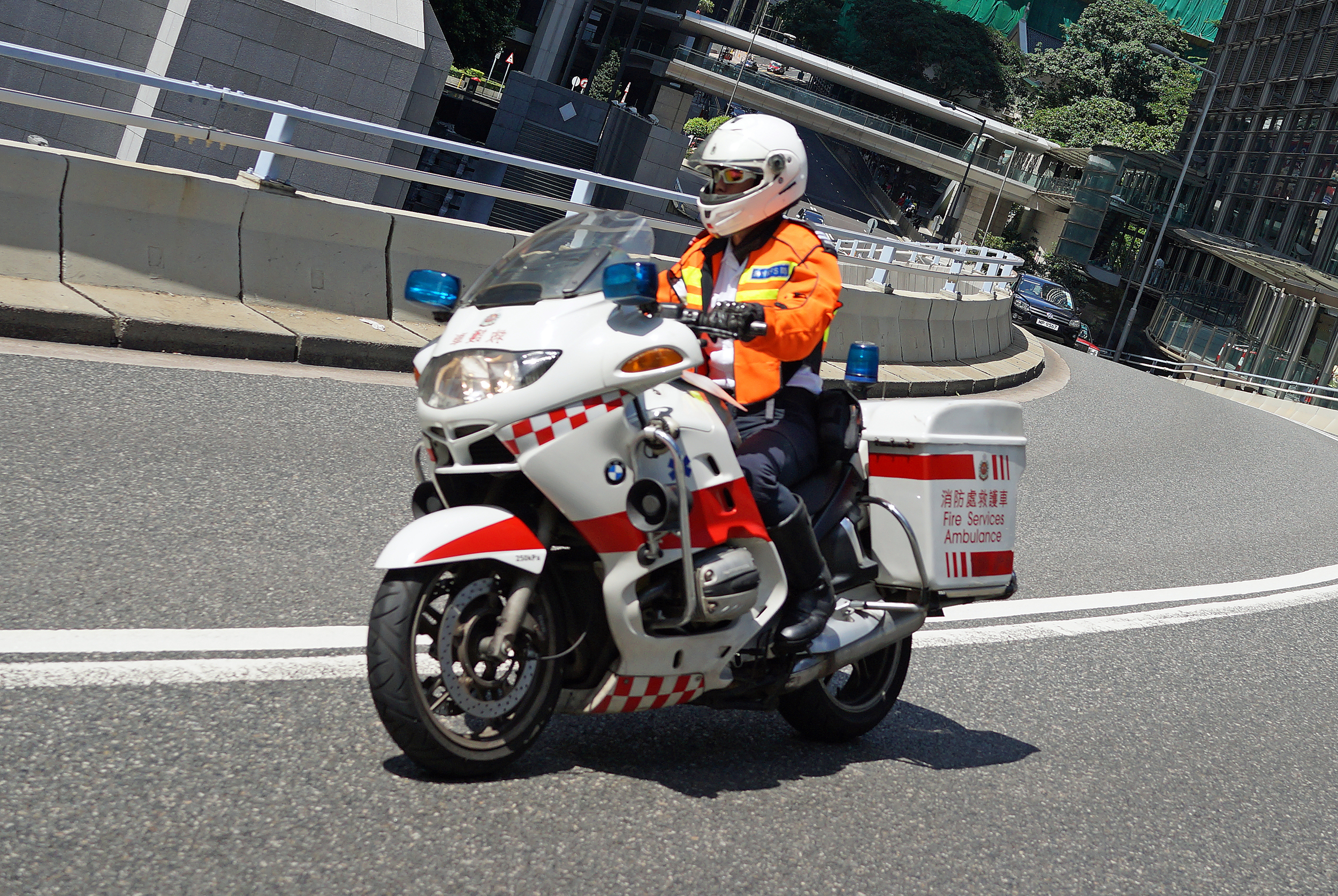 I think the Ambulance guys on these BMW Bikes look pretty cool.....