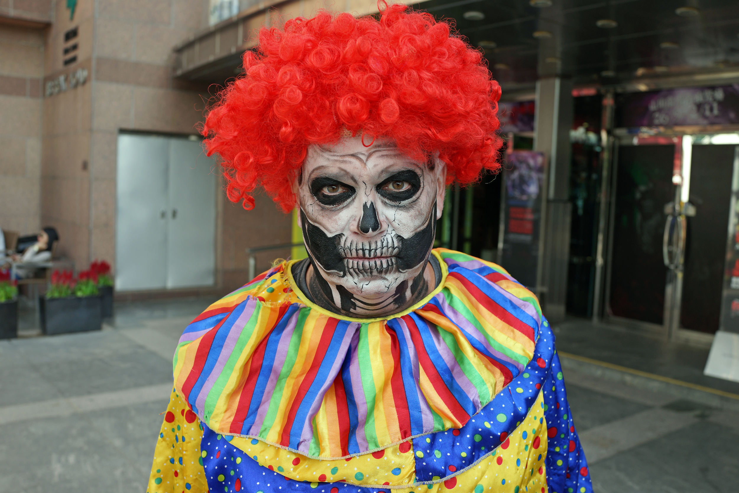 This chap is American, this chap is a haunted clown, I hate clowns, always have always will - I blame the TV Series IT by Stephen King and the evil clown played by Tim Curry. I HATE CLOWNS!!