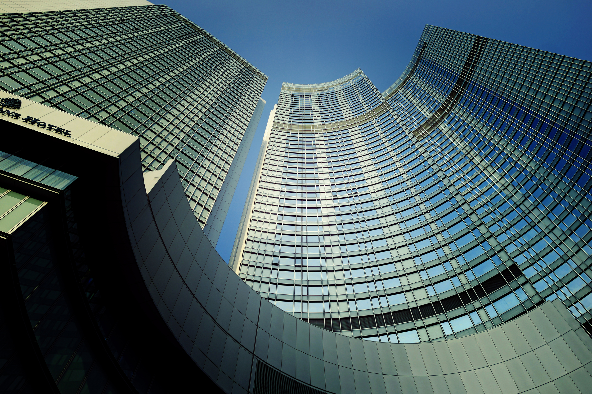 The magnificent Four Seasons Hotel in Hong Kong