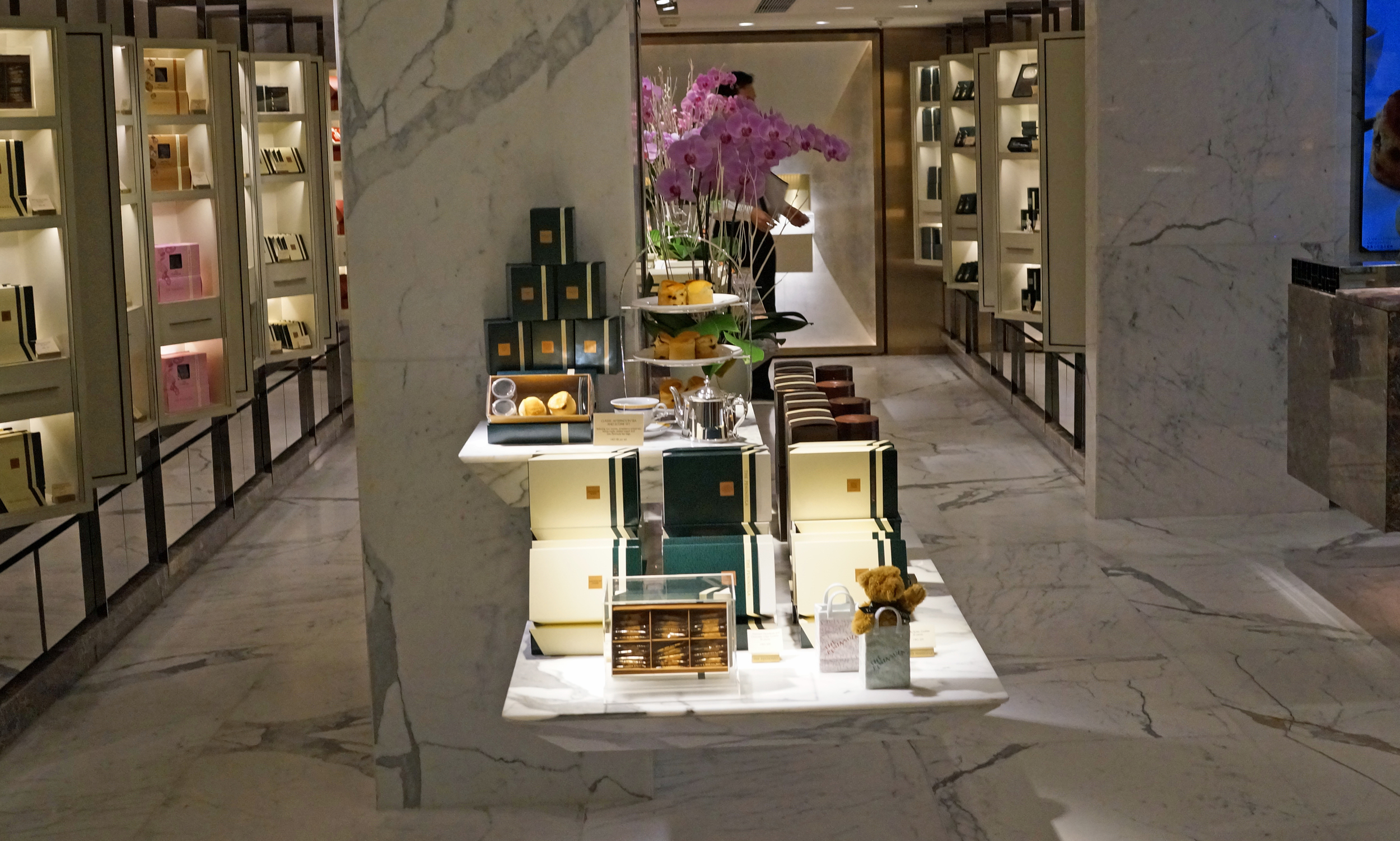 If you go into the basement arcade of the fabulous Peninsula Hotel you will come across the Hotel's boutique where you can buy all manner of Peninsula branded products, worth a visit! -