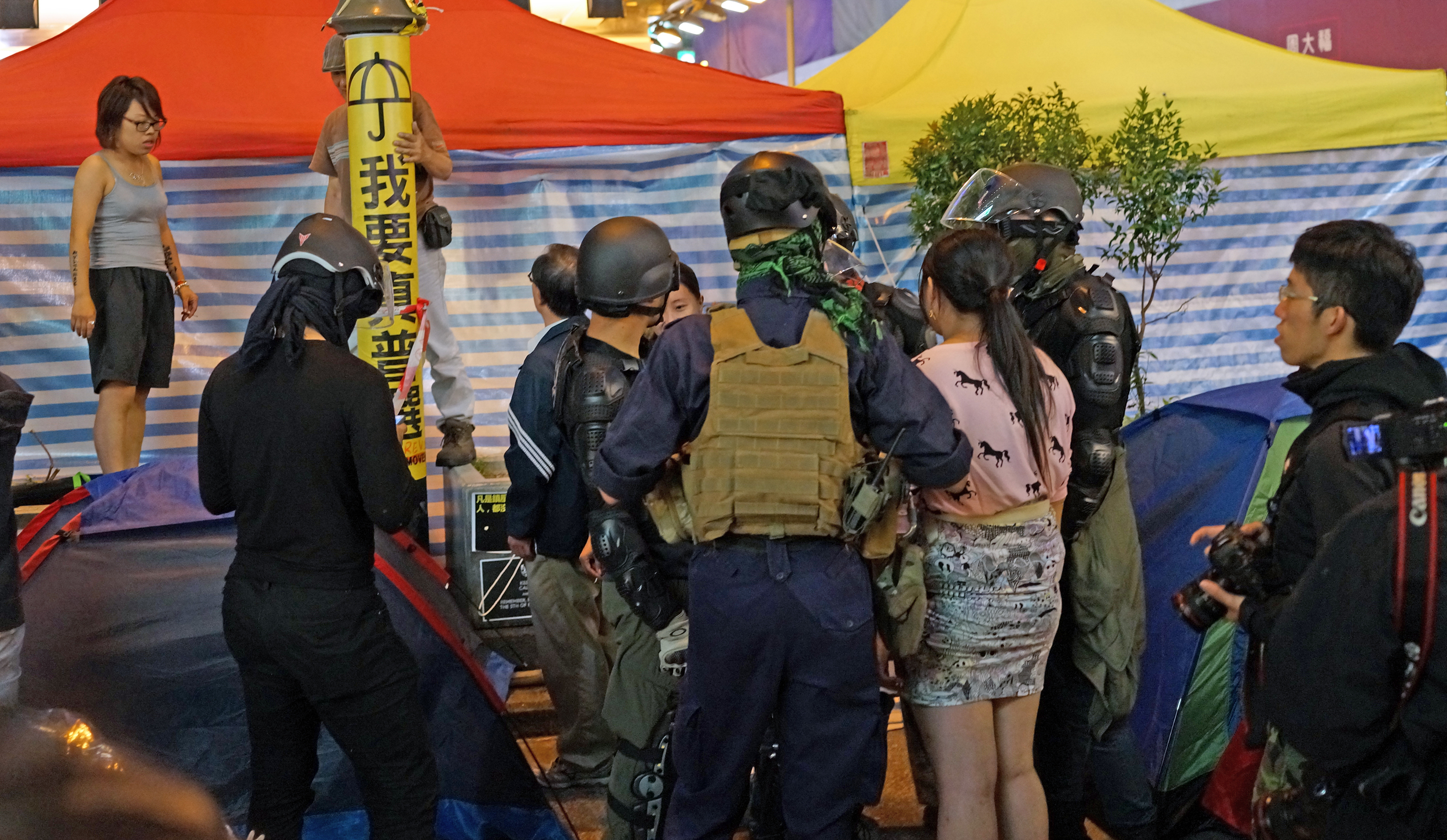 These loonies are the so called peaceful protesters in Mong Kok, in the next couple of days the streets are going to be cleared and it looks like these kids are going to wage war against the Police who are simply enforcing a court order.