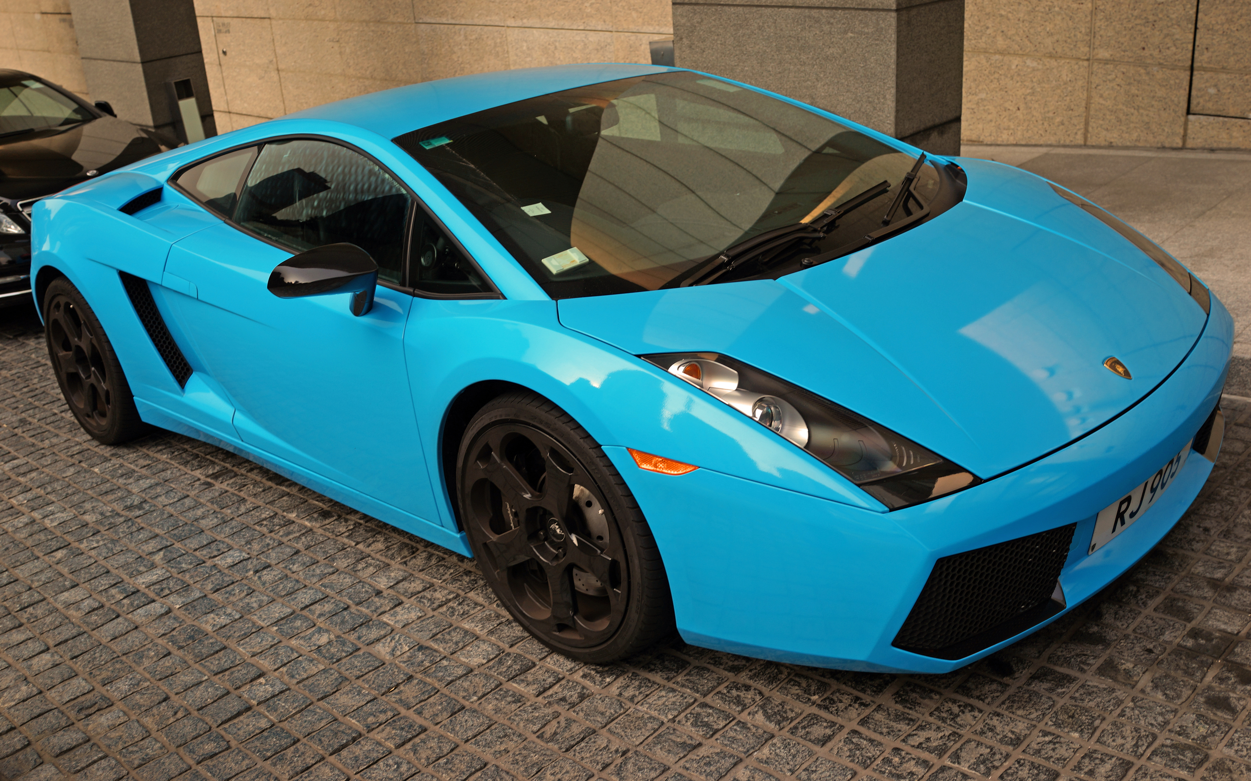 Oh yes, a rather awesome in your face Lamborghini at the Four Seasons Hotel.