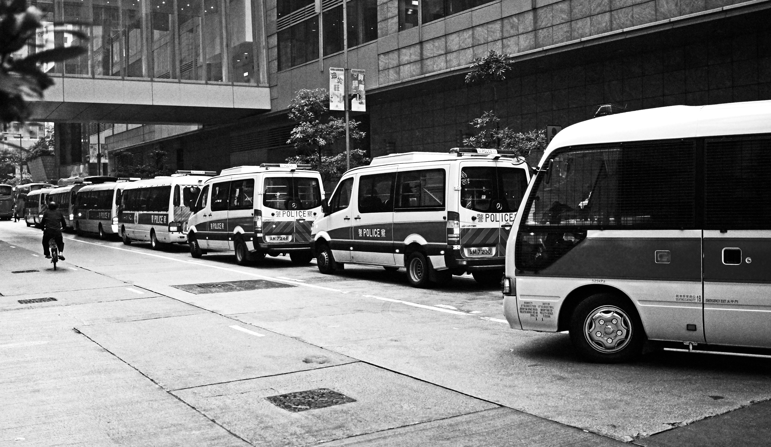 Police vans in Mong Kok - Go here for all my Police related images