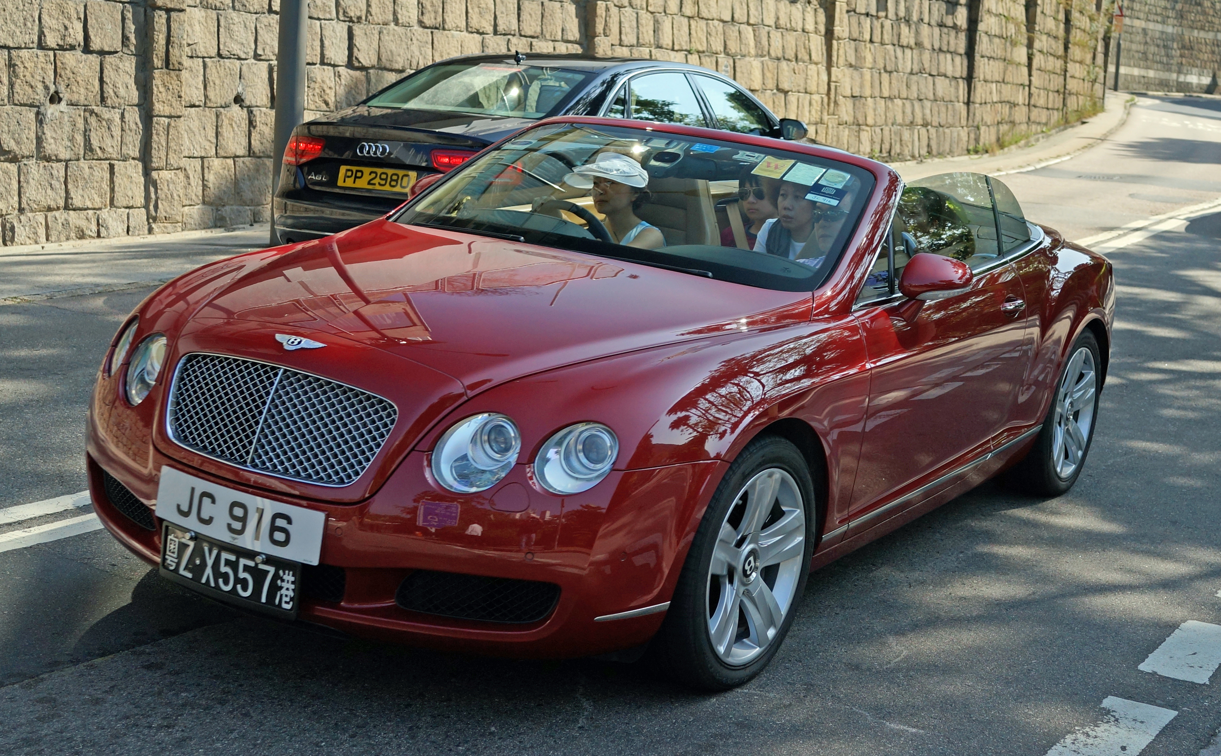 Bentley's seem to evoke strong emotions in car lovers, you either love them or hate them! Not as famous as Rolls Royce and even I admit some of their models are a little plain but by golly some of them are simply gorgeous like the one in the image...