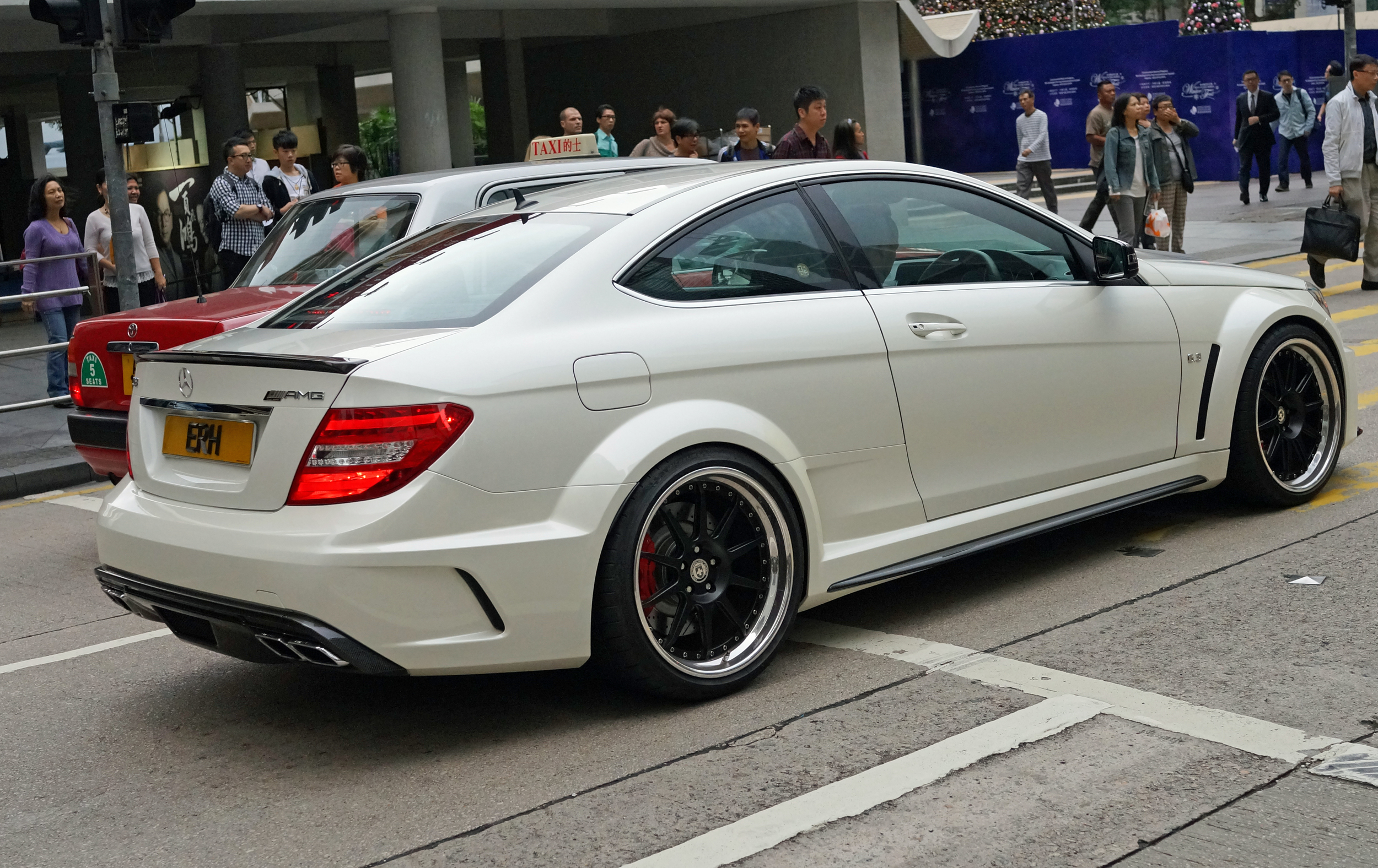 Mercedes Benz is by far the most common luxury car in Hong Kong and I always wonder why when people drop a significant load of money on a car they don't customise it a little.. here one Mercedes S500 pretty much blurs into another.....The AMG division of Mercedes does however produce some magnificent cars and this is a wonderful example of what happens when you spend a little more.. this is one of the finest Mercedes I have ever seen... magnificent!! and a real head turner.