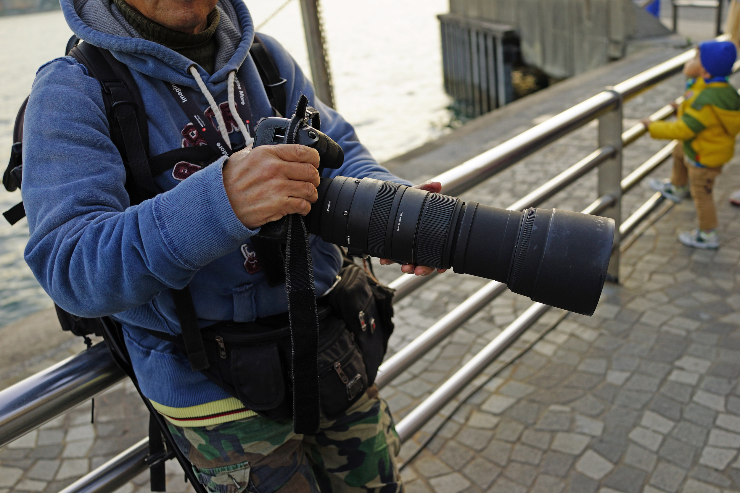 Now that is a lens.... I often observe guys with fancy camera's and giant lenses ambling around seemingly without purpose and I get the impression that they just want to impress people rather than take pictures....