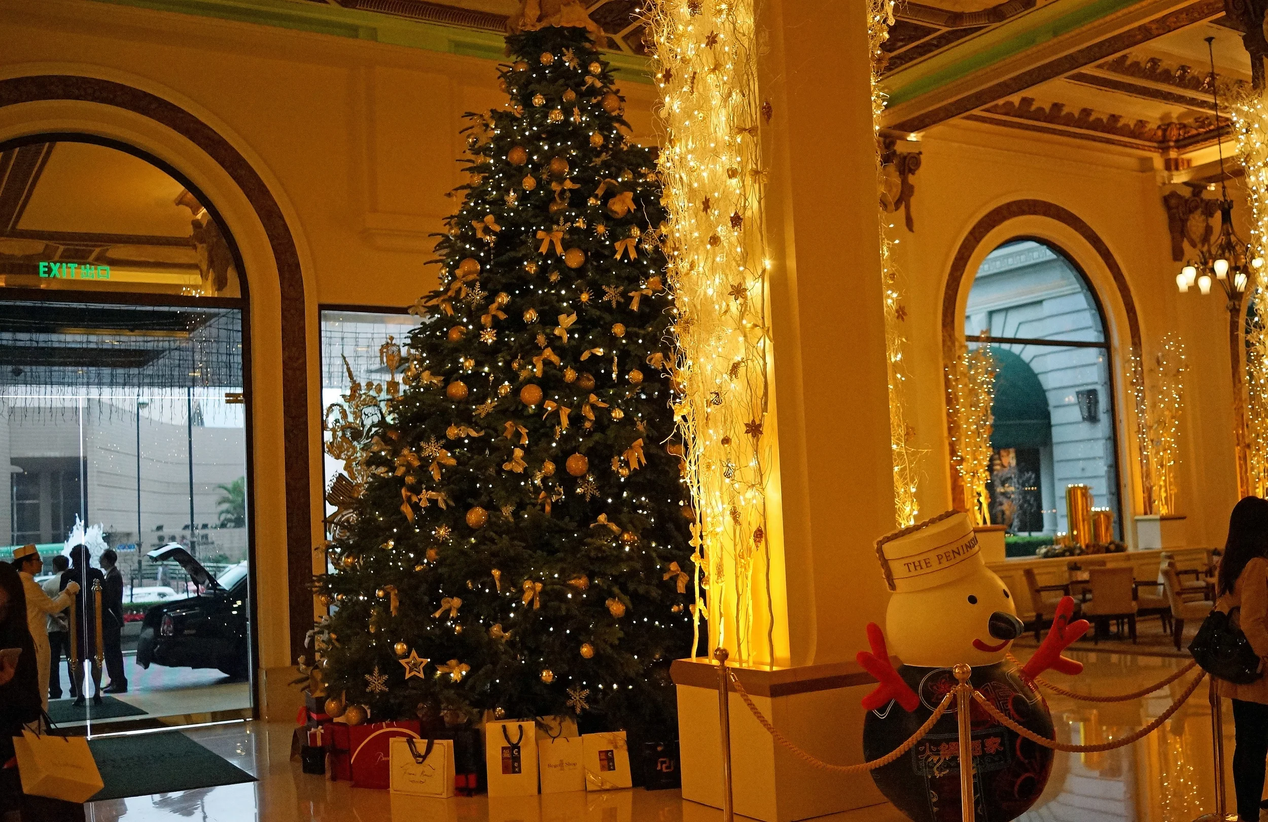 Last Minute Tour Hong Kong The Peninsula Hotel Hong Kong Christmas