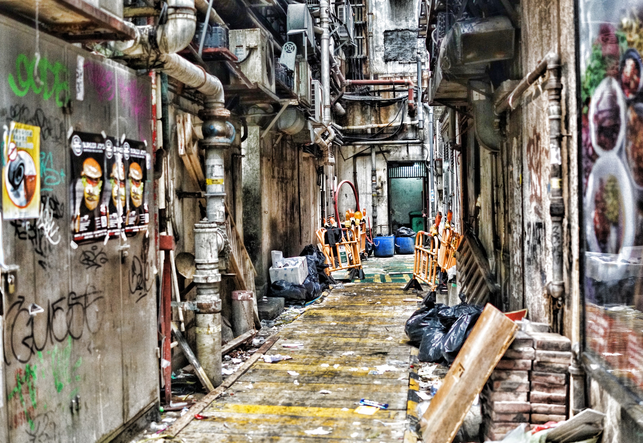 A typical dodgy alley in Hong Kong but of course, perfectly safe! -