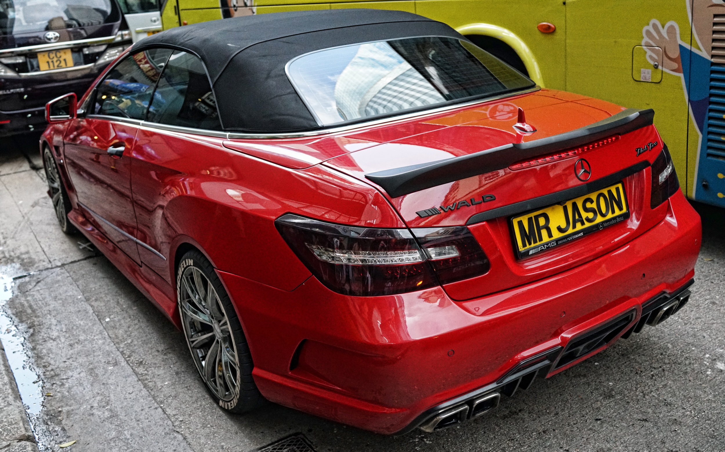 This is one of the coolest pimped out Mercedes I have seen in Hong Kong, very, very cool, I have seen quite a few WALD jobs but this is the best I have seen.