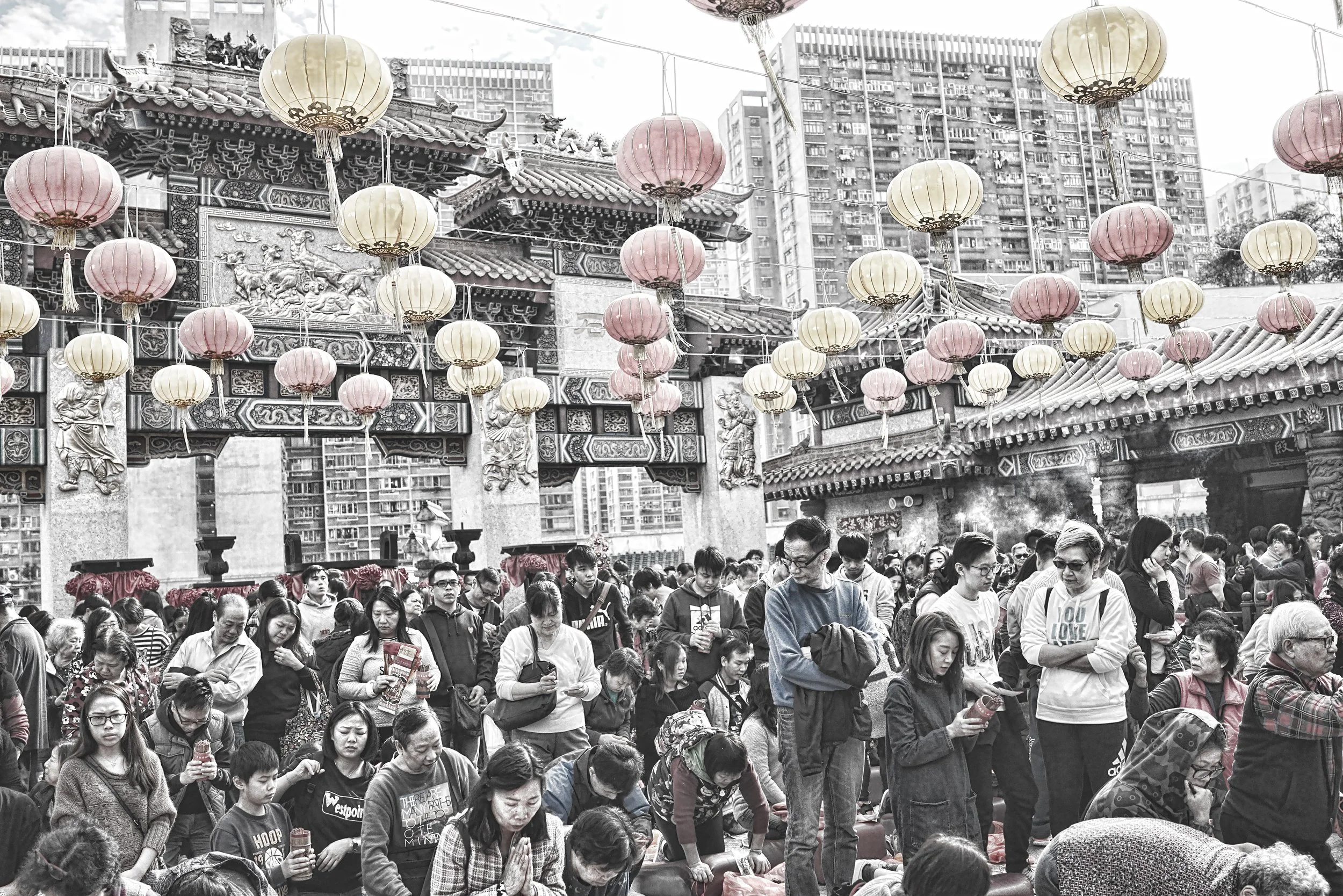 Hong Kong Shore Excursion - No trip to Hong Kong is complete without a visit to the Sik Sik Yuen Wong Tai Sin Temple, an amazing place!