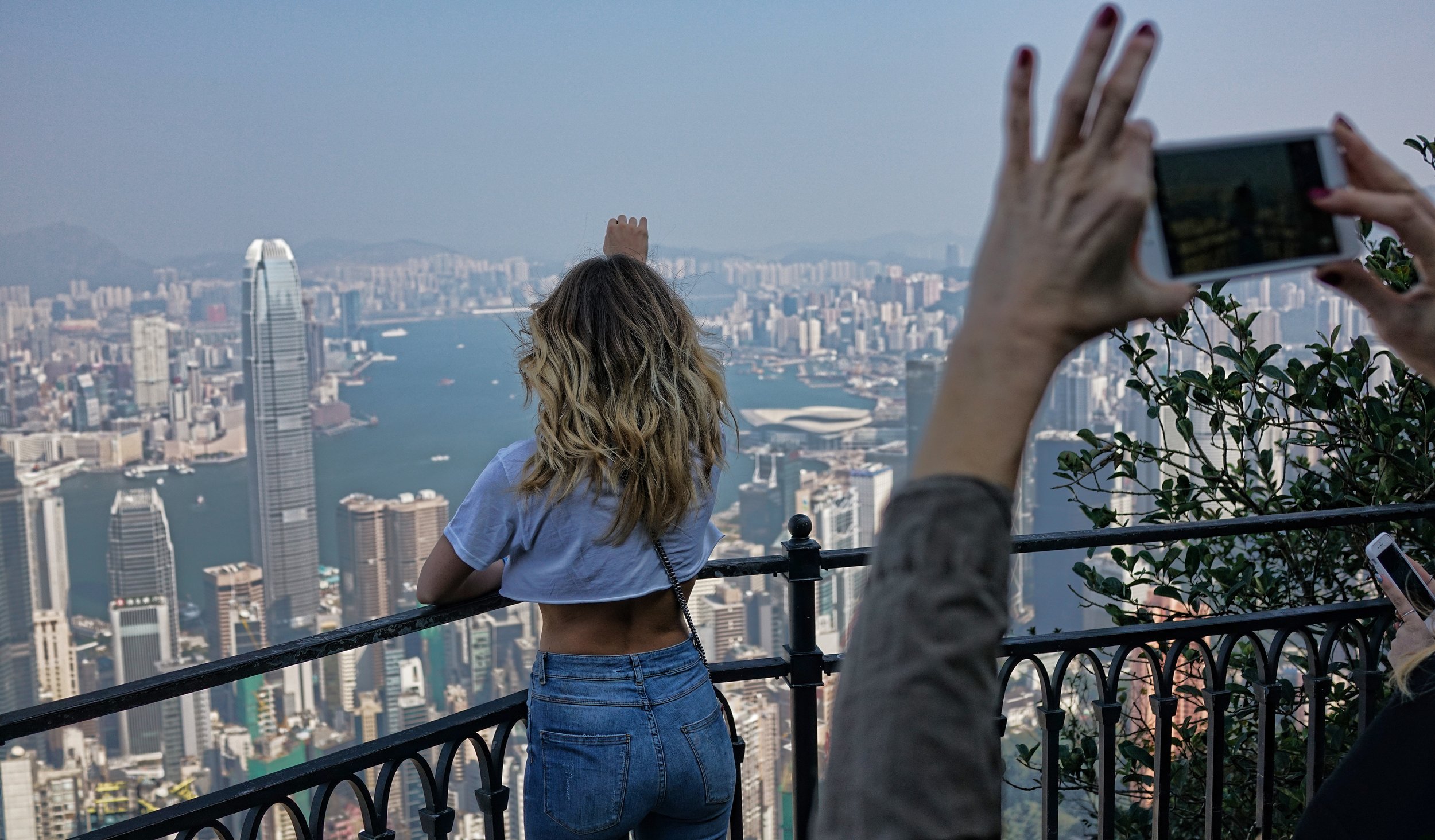 Hong Kong Airport Layover Transit Tours - Sometimes the view from my famous spot at the Peak is just staggering, oh my - Olivia and the rest of her family loved it!