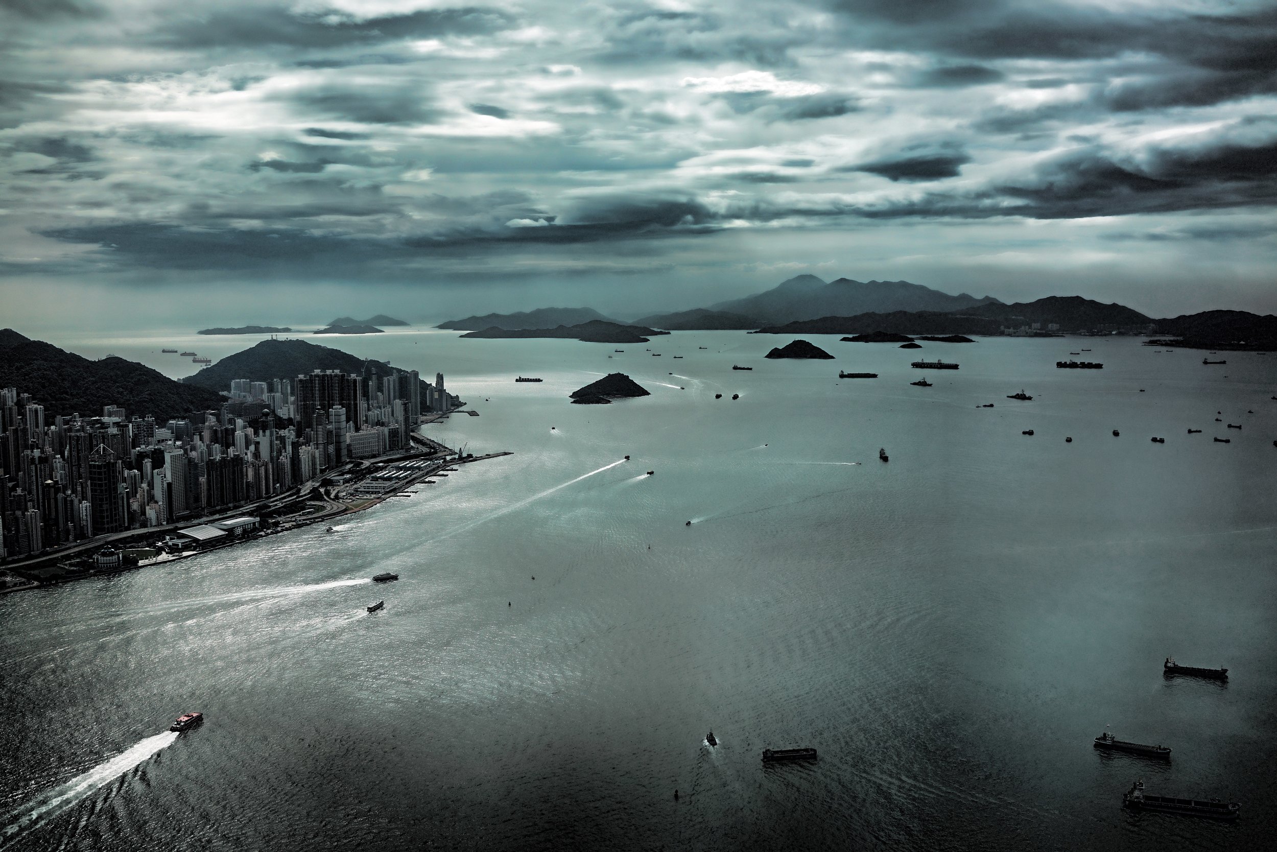 Hong Kong Shore Excursion - Not a bad view eh! this amazing view can be seen from the coffee shop on the 102nd floor of the Ritz Carlton Hotel in ICC - the Ritz puts on a rather lovely afternoon tea, the view is worth the price of admission itself.