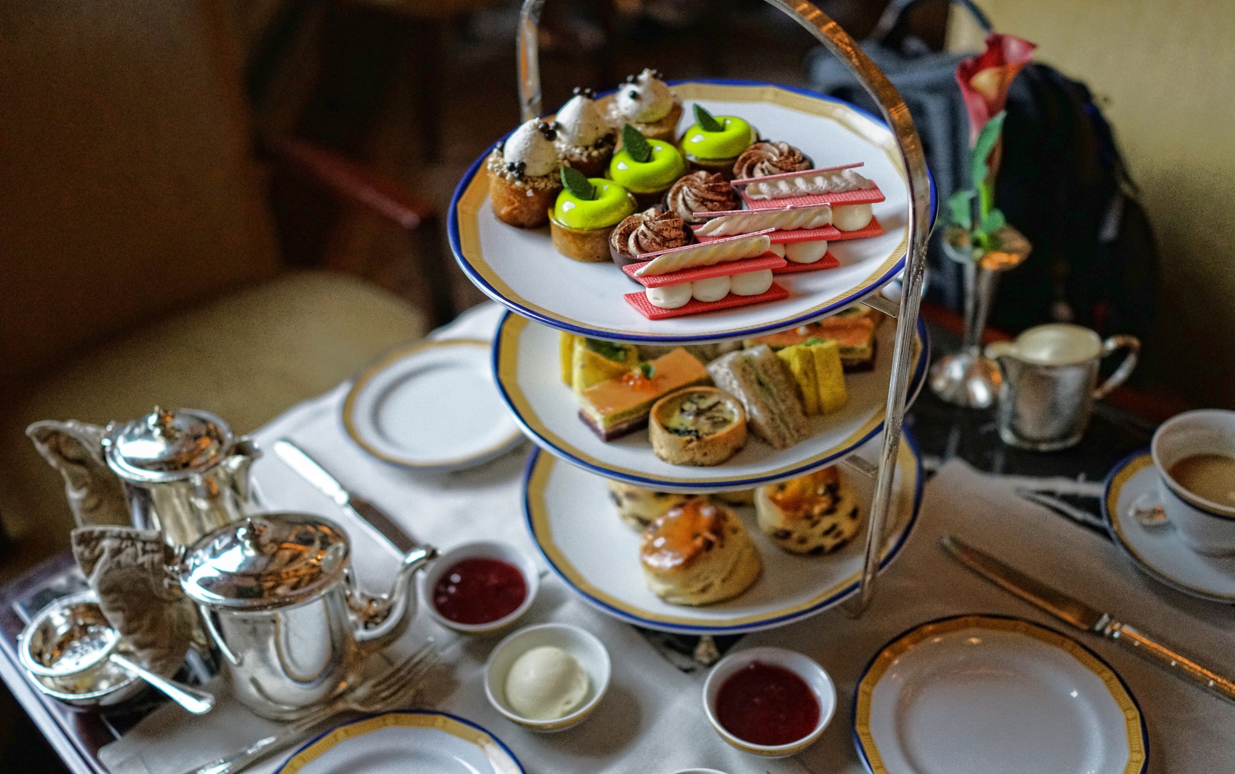 Insider Hong Kong Tours | Afternoon Tea | The Peninsula Hotel in Hong
