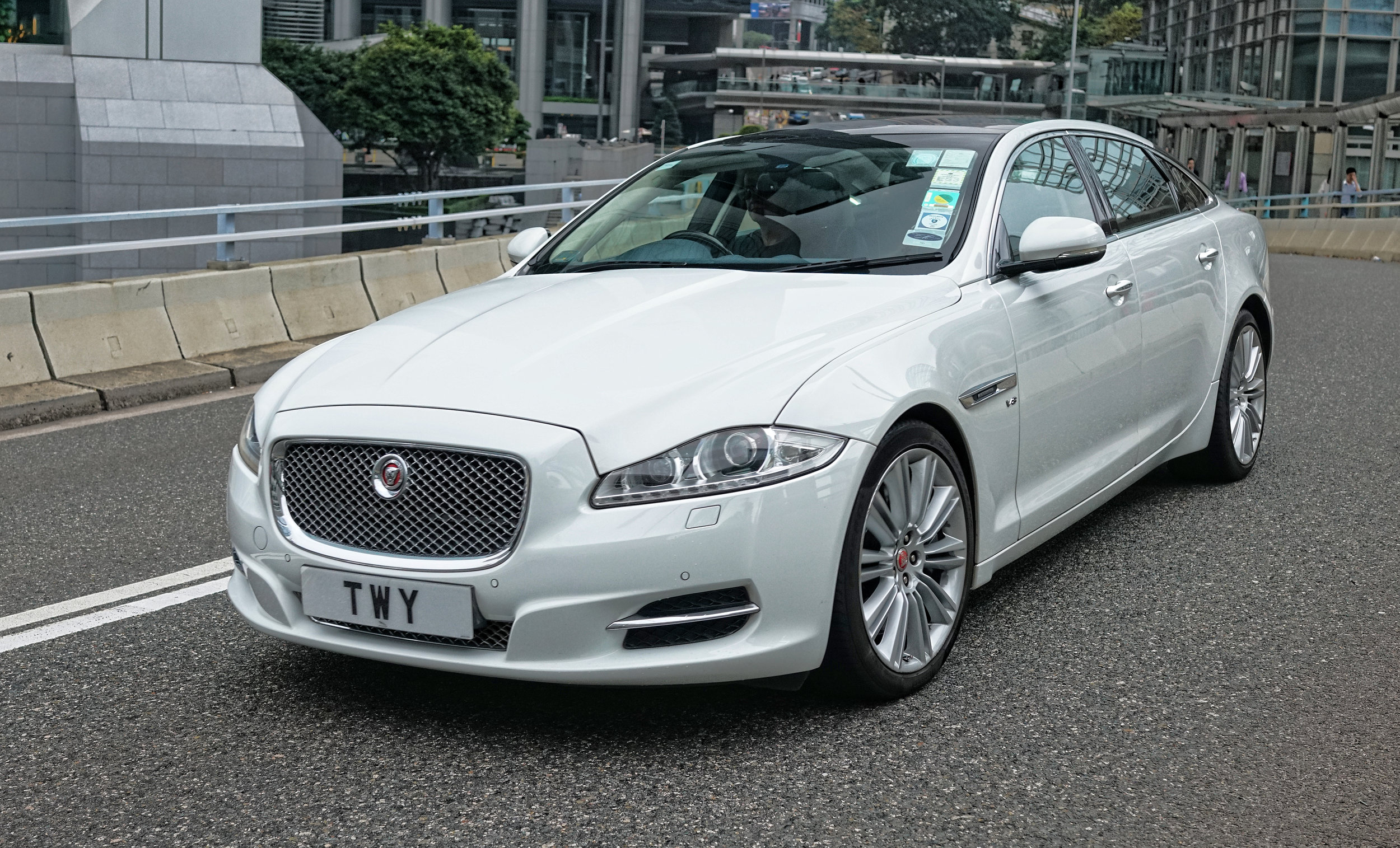 It is a little odd, I have never been a fan of Jaguar and I can't put my finger on it, they make perfectly fine and pleasant cars but they to me have always lacked something.. put it another way I would rather have a Maserati than the Jaguar in the image.......