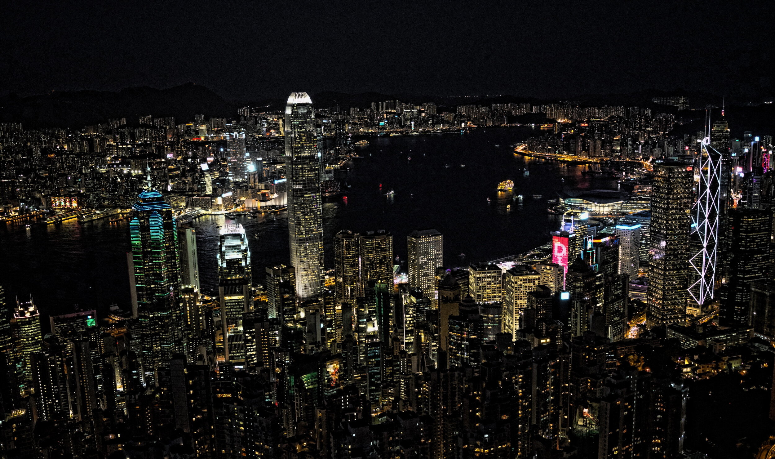 The awesome night view from Lugard Road at Victoria Peak, Hong Kong