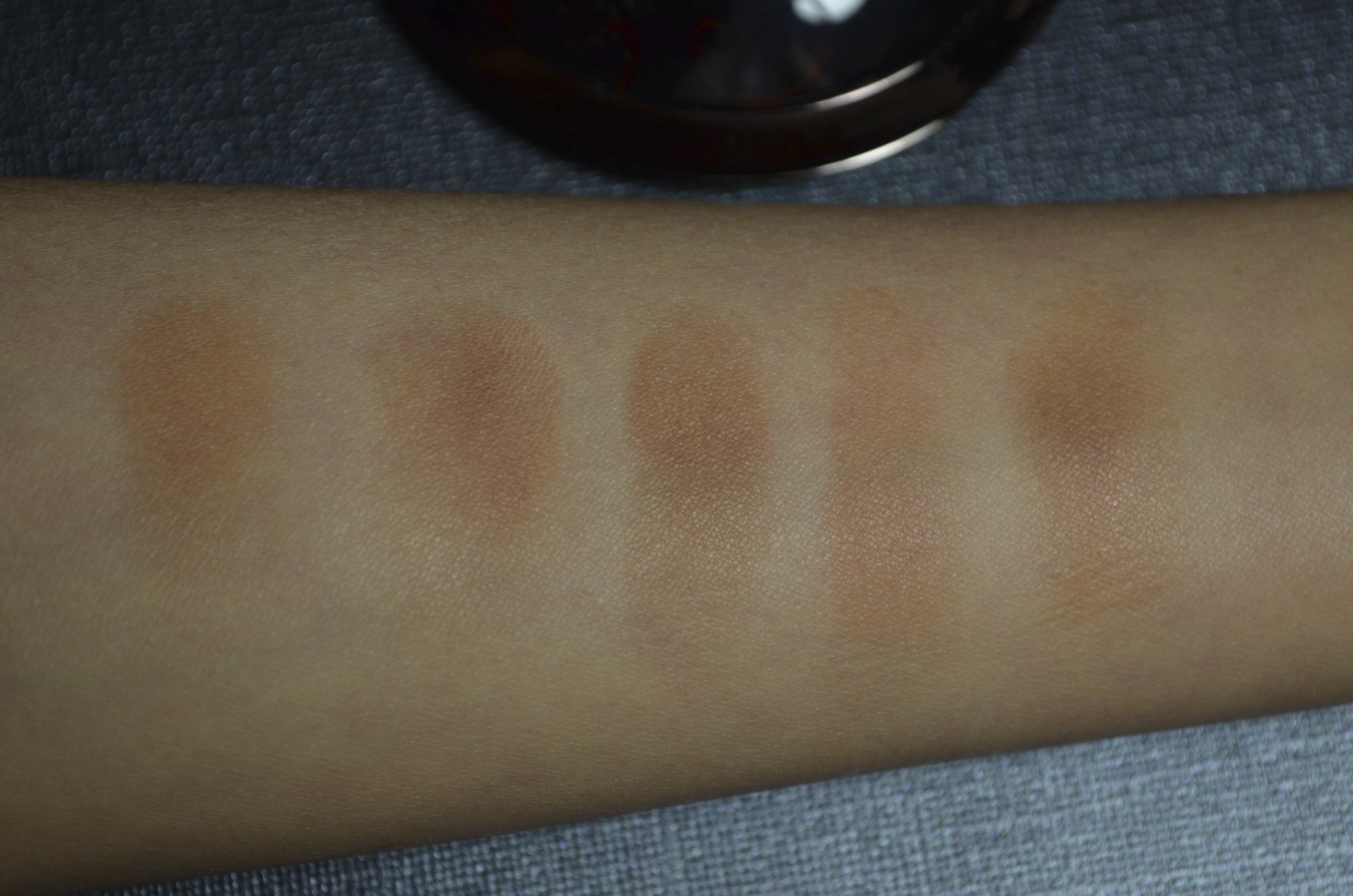 Guerlain 4 Seasons bronzer swatches