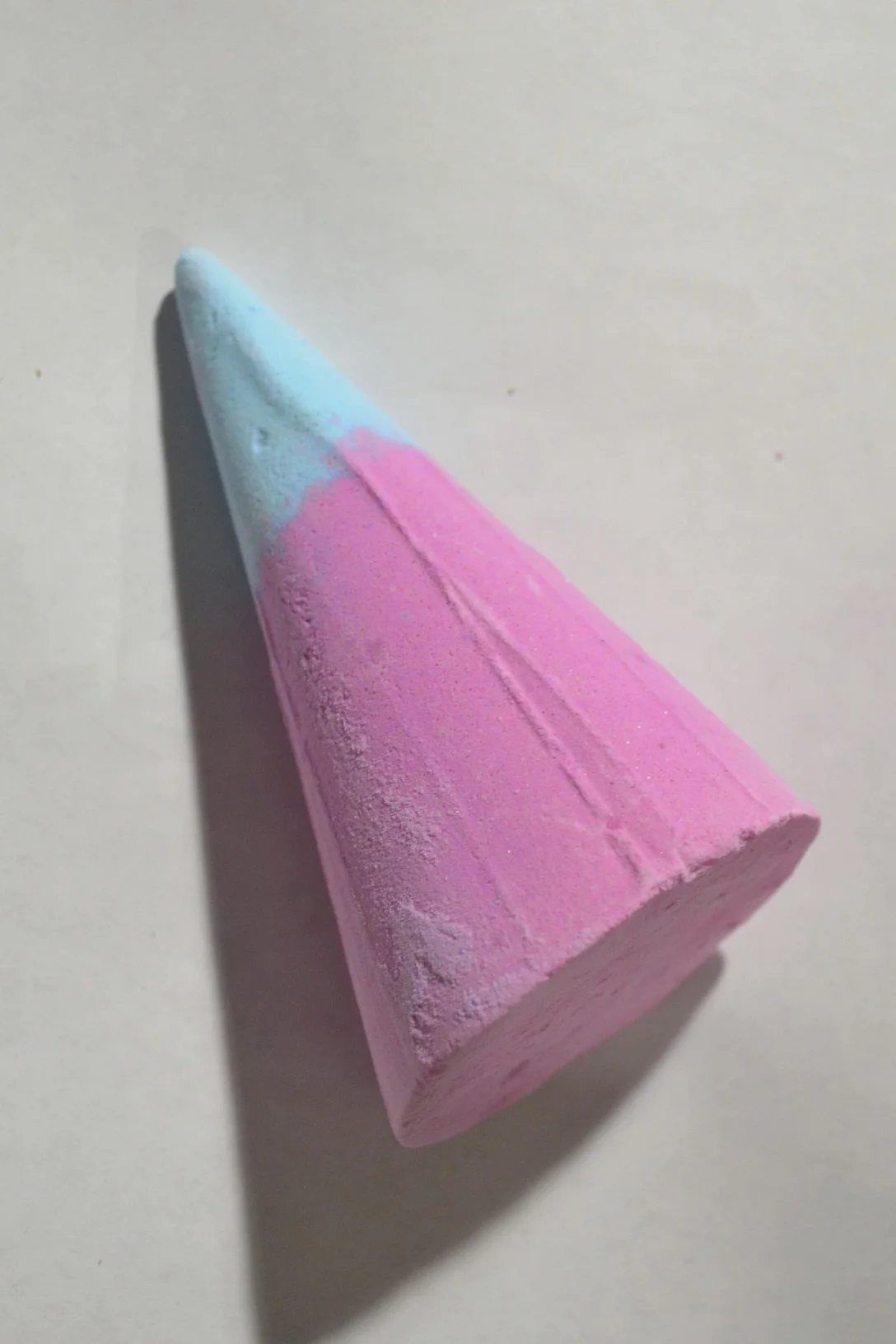 lush party popper bath bomb