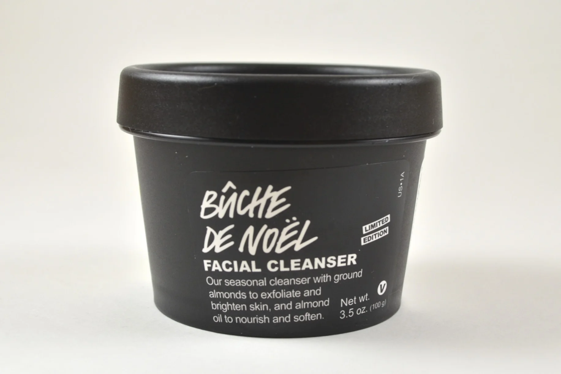 lush buche de noel review