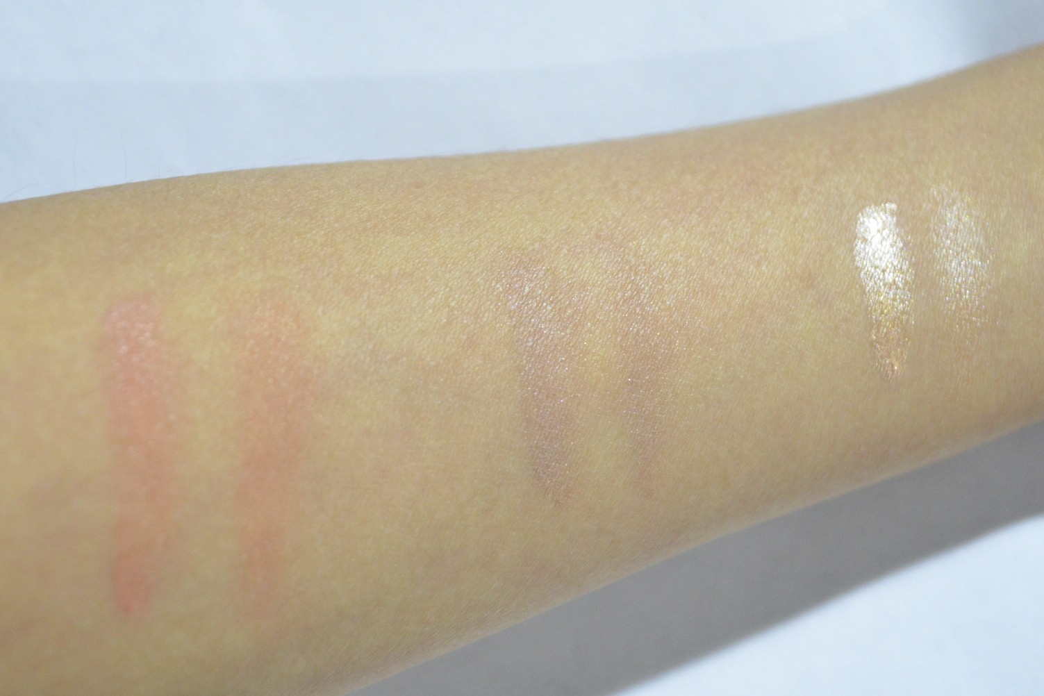becca eye tint in baroque swatch