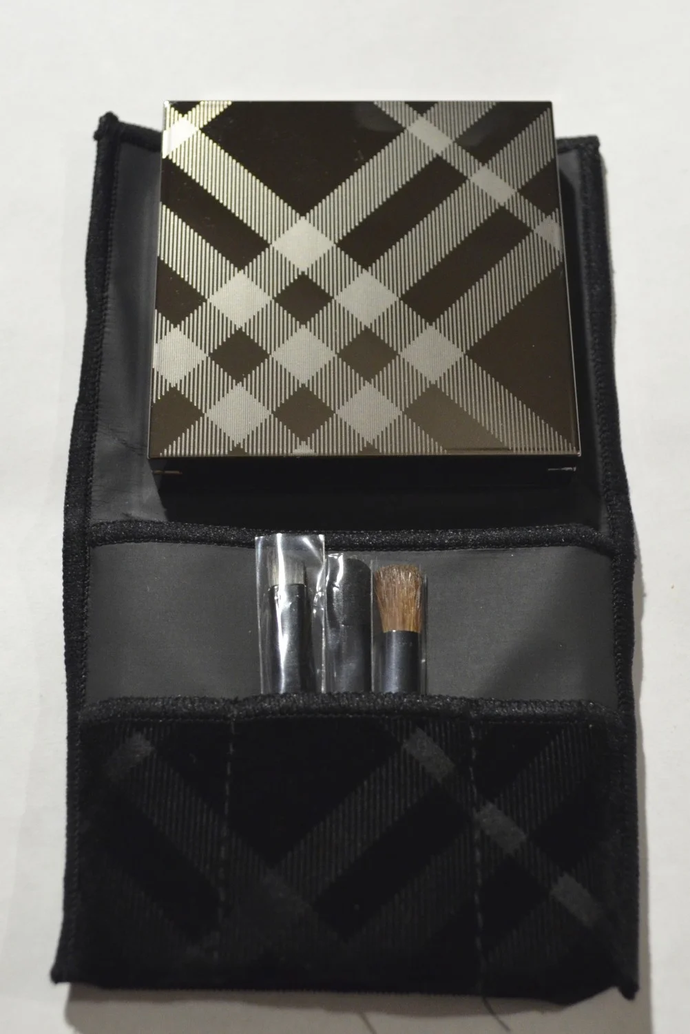 burberry eye palette packaging