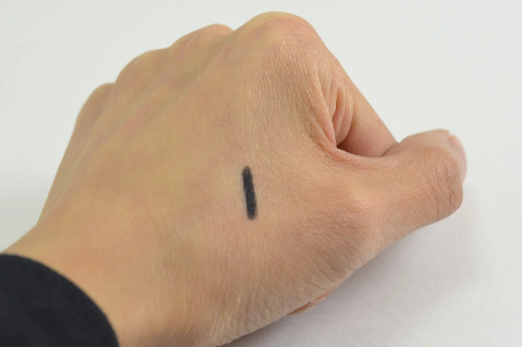 armani eyes to kill waterproof liner review, armani waterproof smooth silk liner black swatch