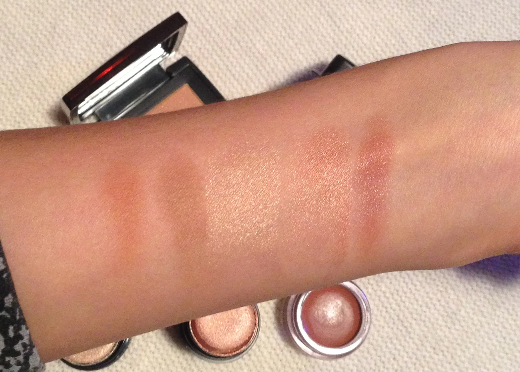 Swatches L-R: Dior Bronzer, Benefit Hoola, Nars Palm Springs, Nars South Beach, Bobbi Brown Summer Tan