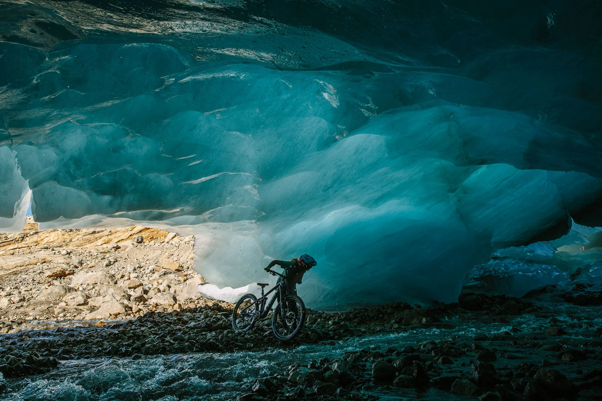 rider: Casey Brown / location: Blanket Glacier, BC, Canada |Photo: Robb Thompson