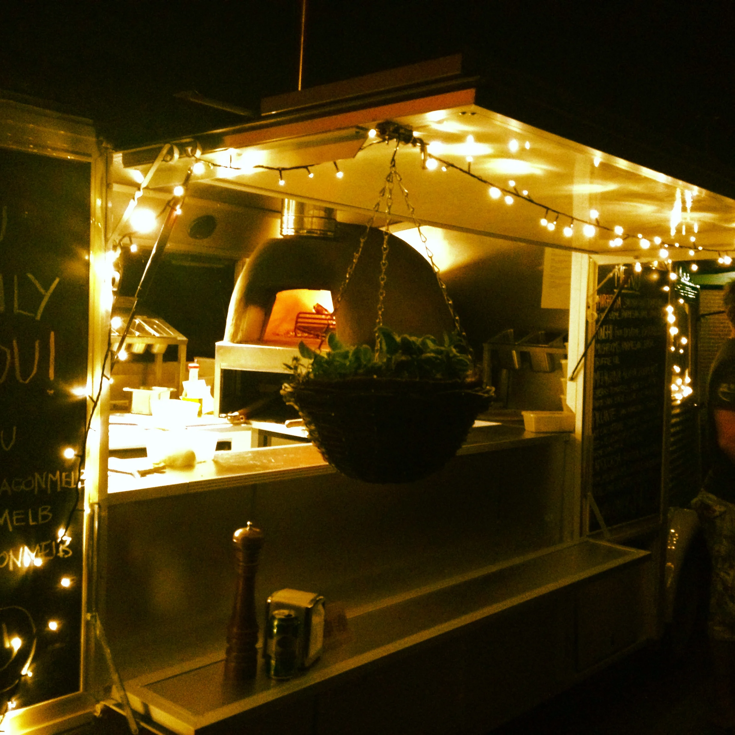 Night time at the Pizza Wagon